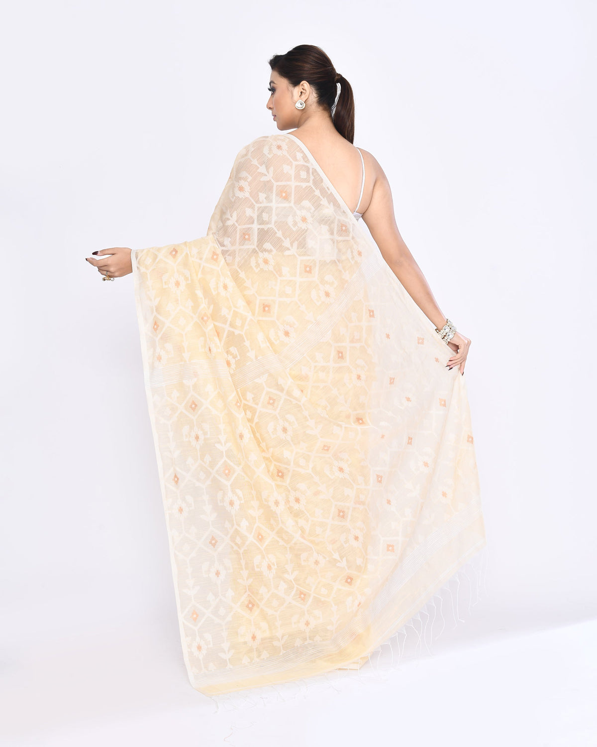 Piyari Fashion Women's Cream Embellished Cotton Blend Jamdani Saree | Grocsy