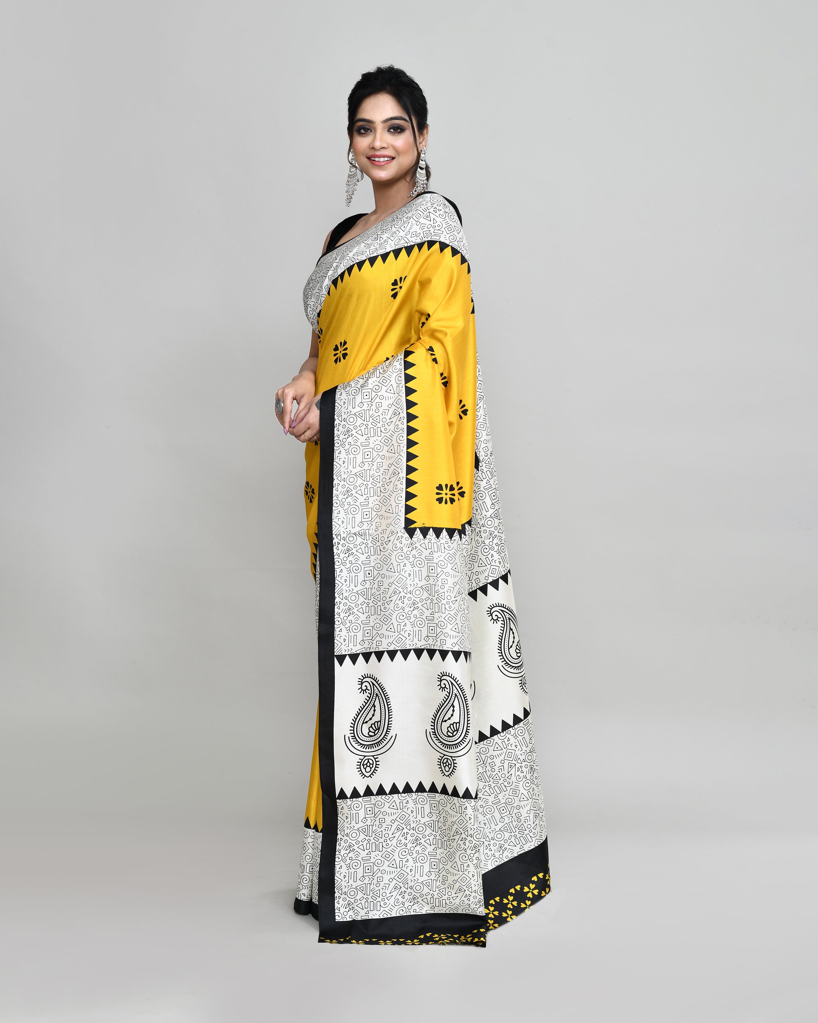 Piyari Fashion PIyari Fashion Golden Printed Saree With Blouse | Grocsy