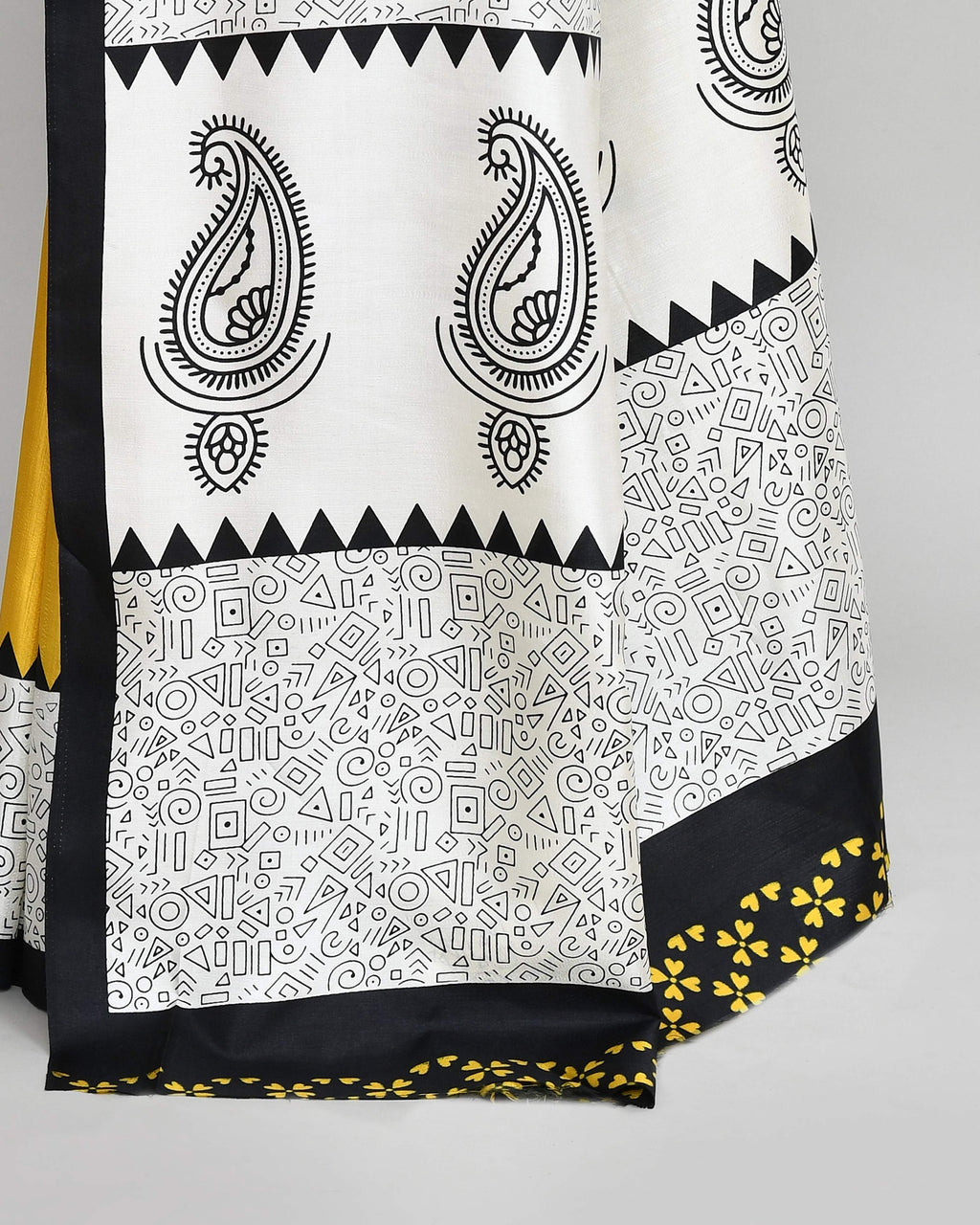 Piyari Fashion PIyari Fashion Golden Printed Saree With Blouse | Grocsy