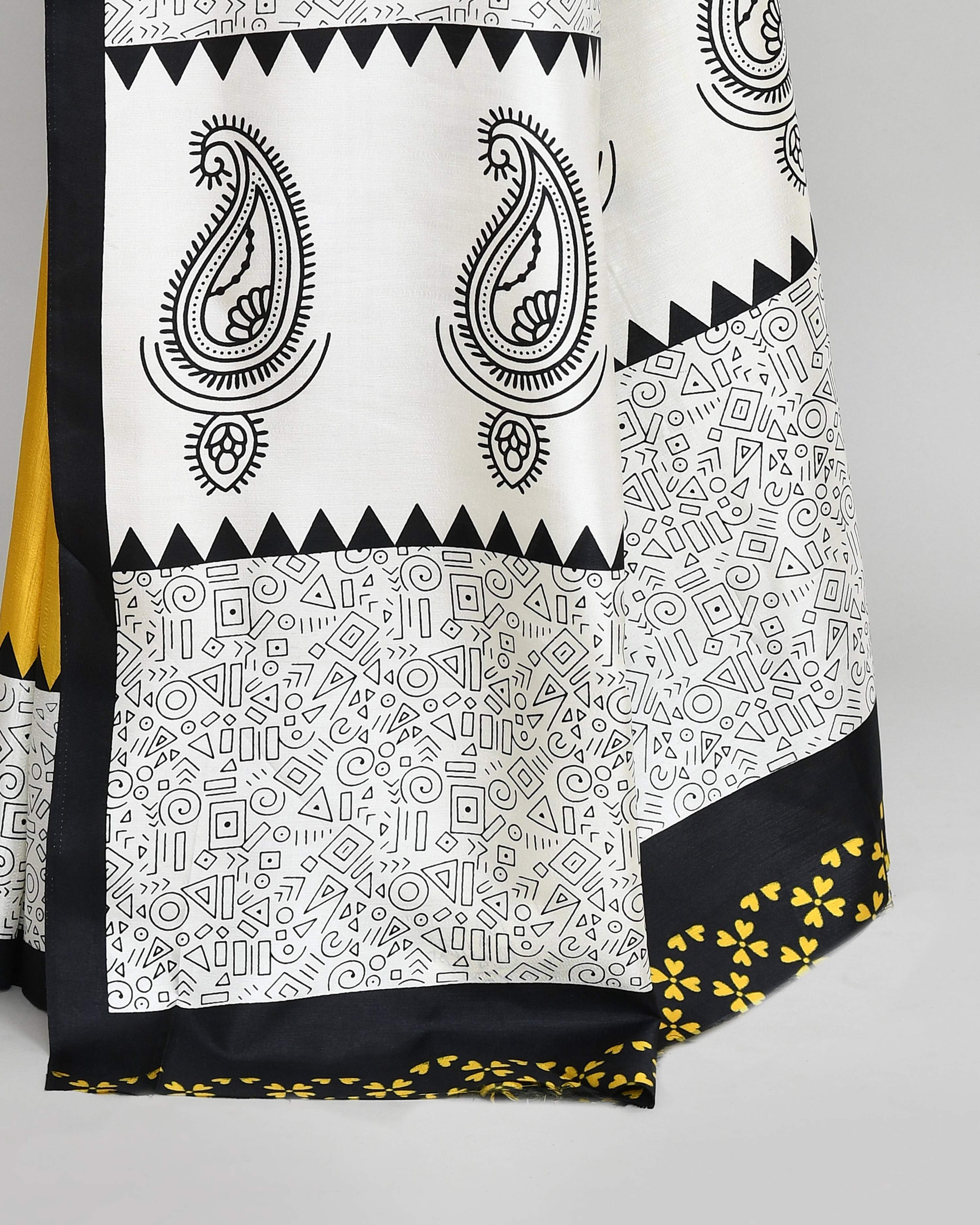 Piyari Fashion PIyari Fashion Golden Printed Saree With Blouse | Grocsy