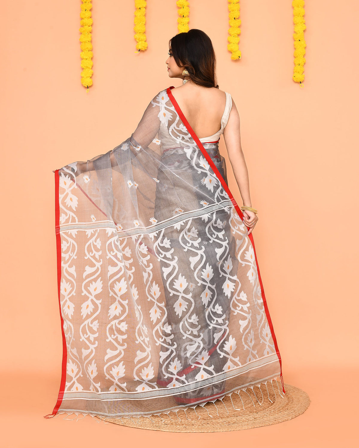 Piyari Fashion Women's Grey Resham Silk Jamdani Saree | Grocsy