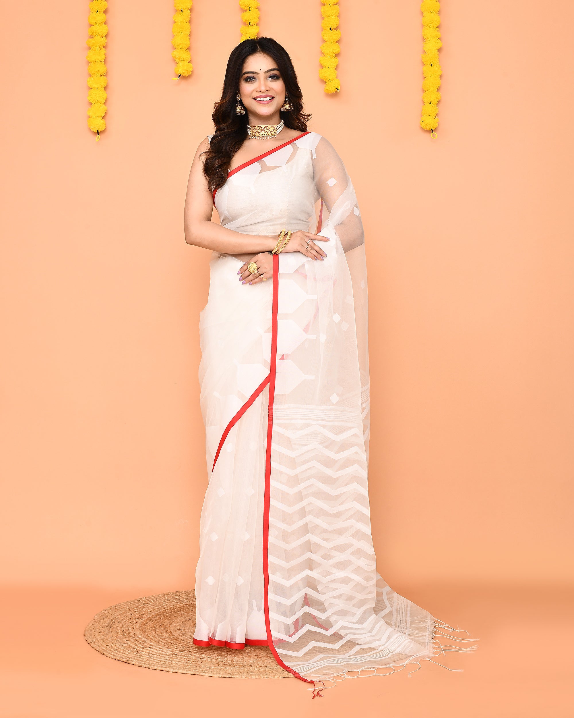 Piyari Fashion Women's White Resham Silk Jamdani Saree | Grocsy