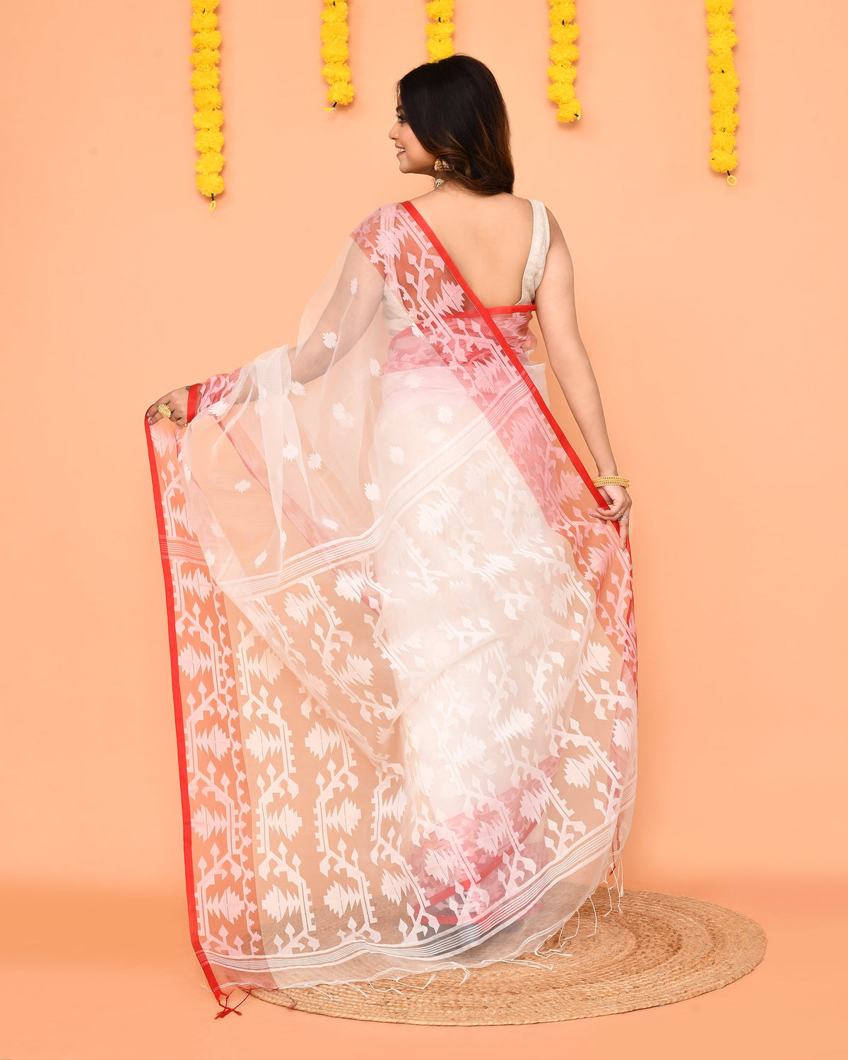 Piyari Fashion Women's White Resham Silk Jamdani Saree | Grocsy