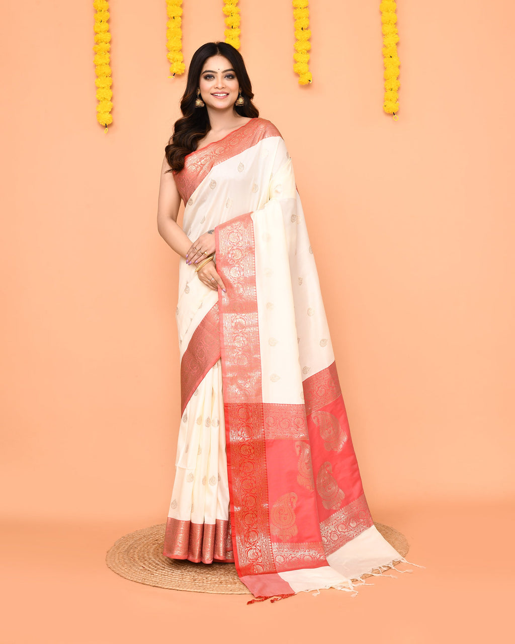 Piyari Fashion Women's Handloom Off White Bangalore Silk Saree With Zari Border | Grocsy