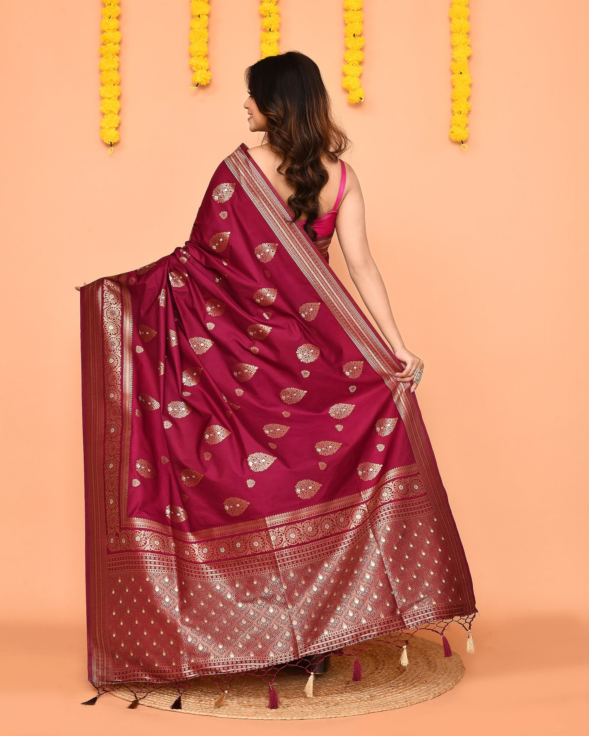 Piyari Fashion Women's Handloom Deep Magenta Bangalore Silk Saree With Zari Border | Grocsy