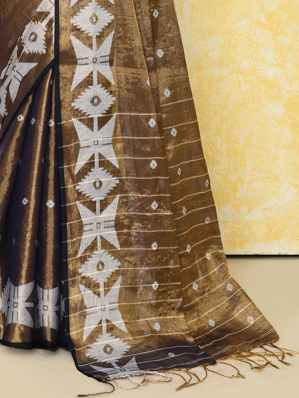 Piyari Fashion Women's Gold Dual Tone Organic Tissue Jamdani Saree With Blouse Piece | Grocsy