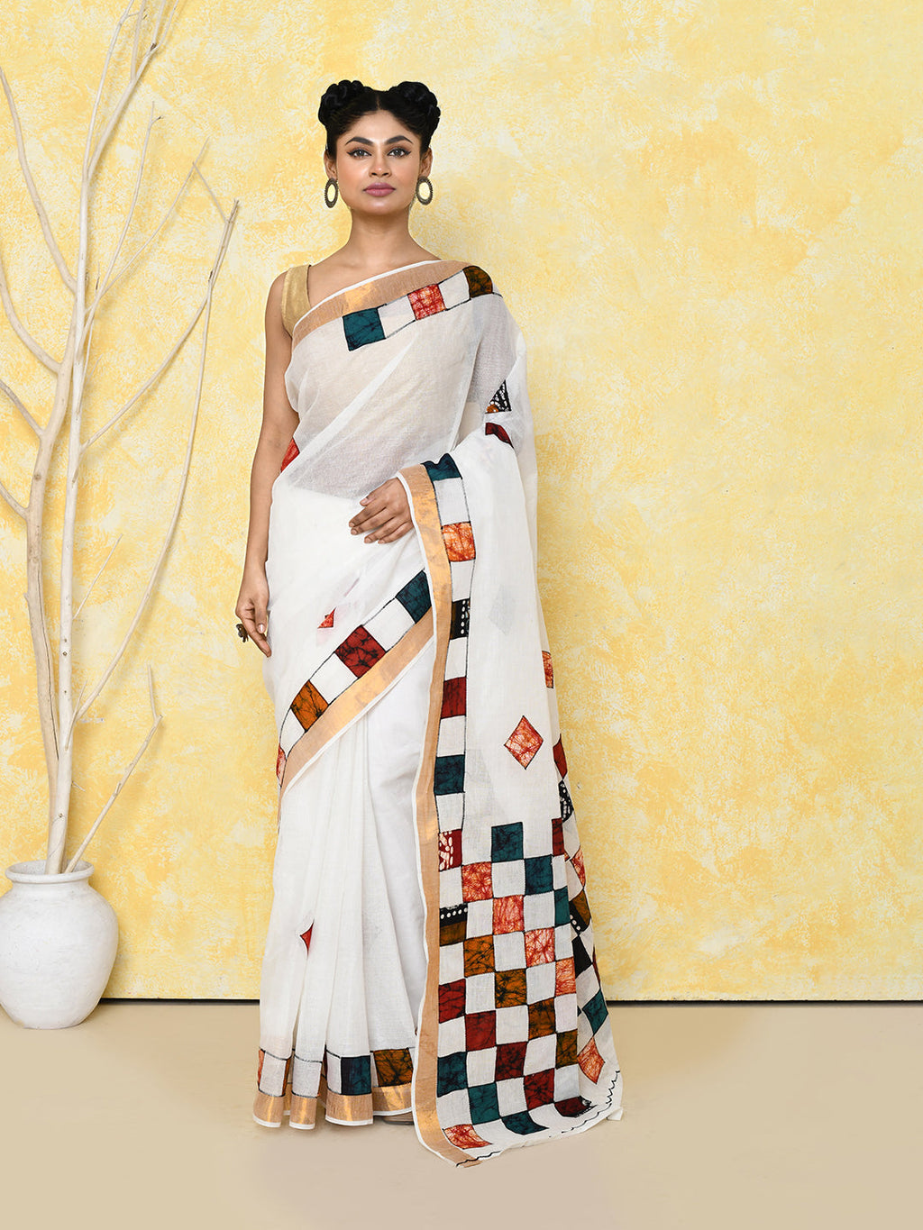 Piyari Fashion Women's White Exclusive Applique Saree With Blouse Piece | Grocsy