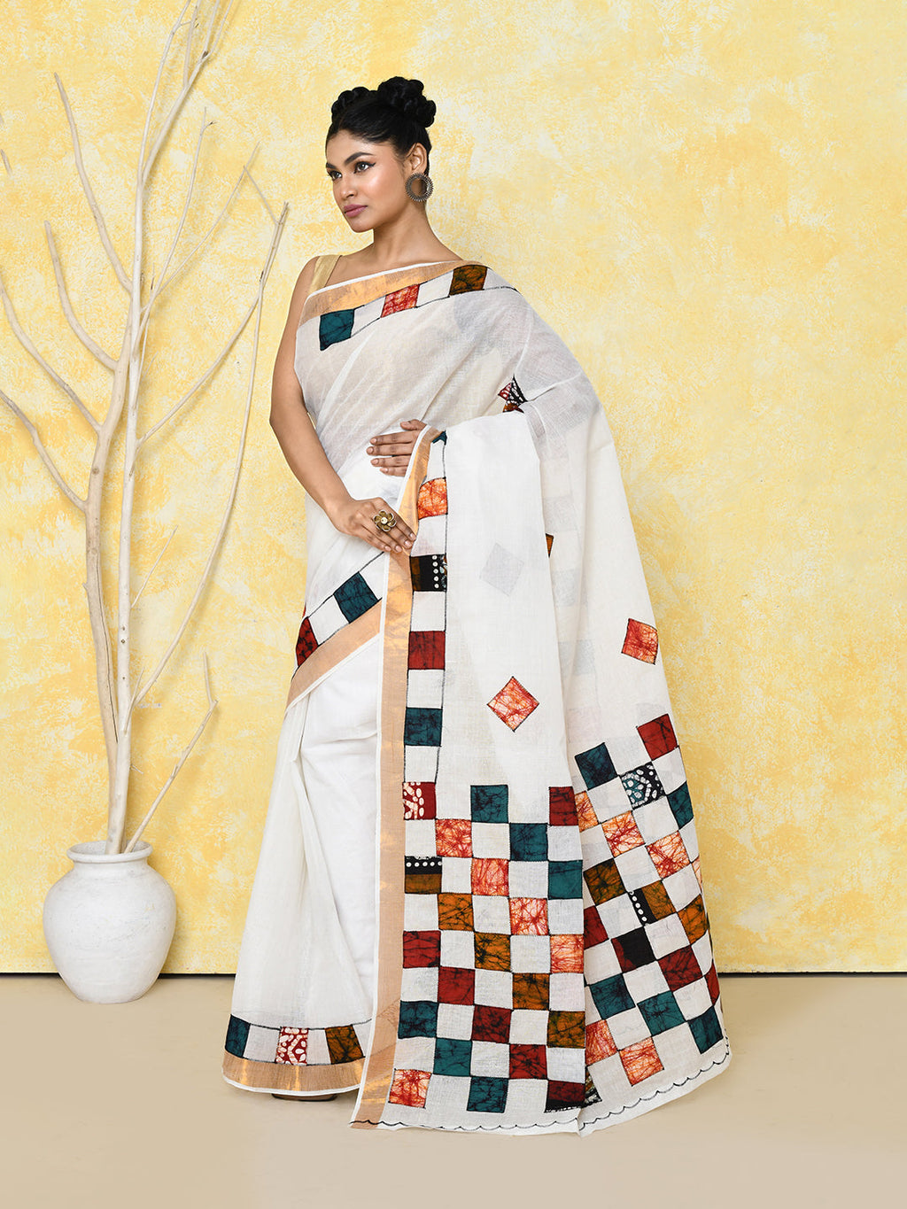 Piyari Fashion Women's White Exclusive Applique Saree With Blouse Piece | Grocsy