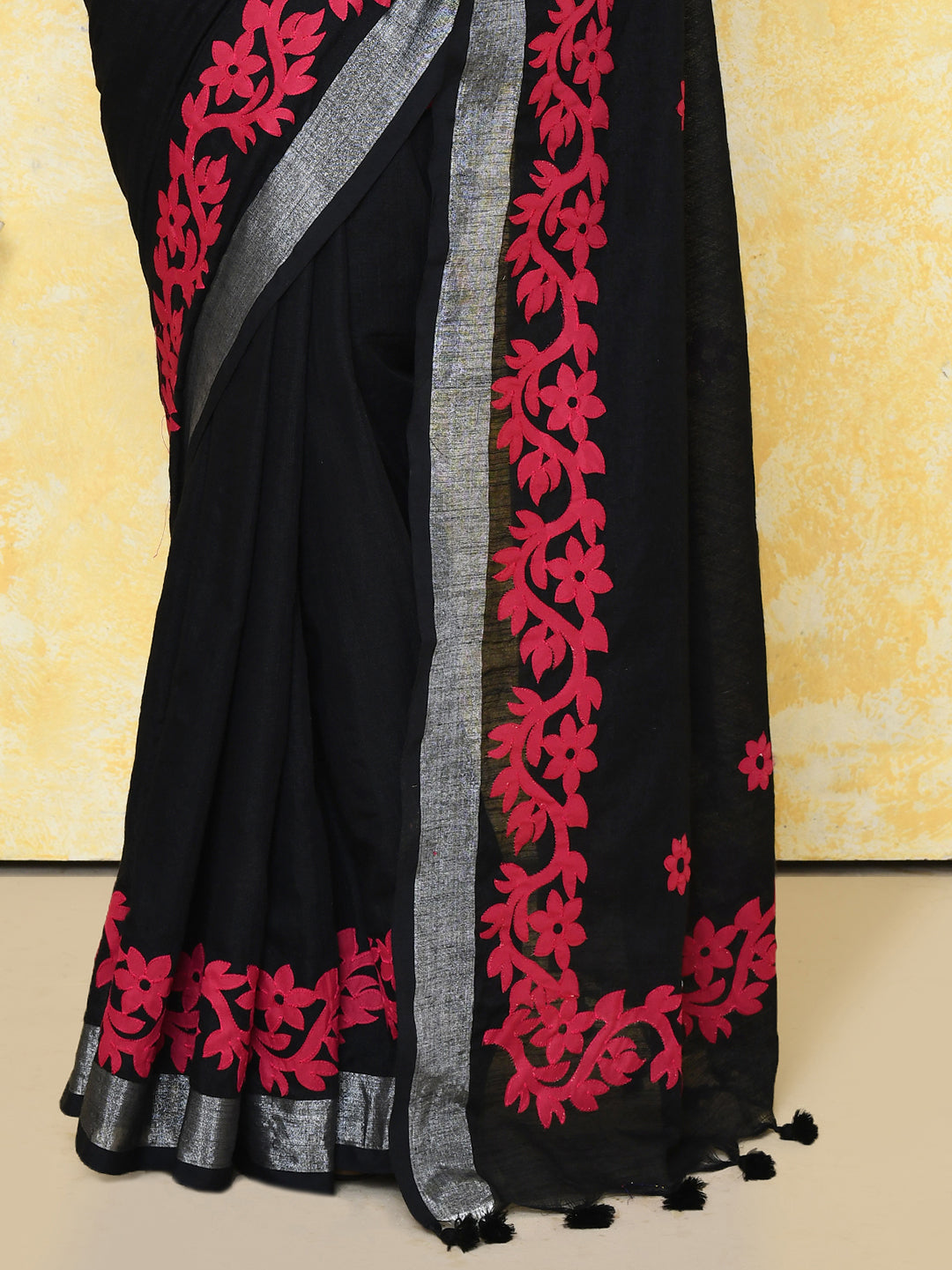 Piyari Fashion Women's Black Exclusive Applique Saree With Blouse Piece | Grocsy