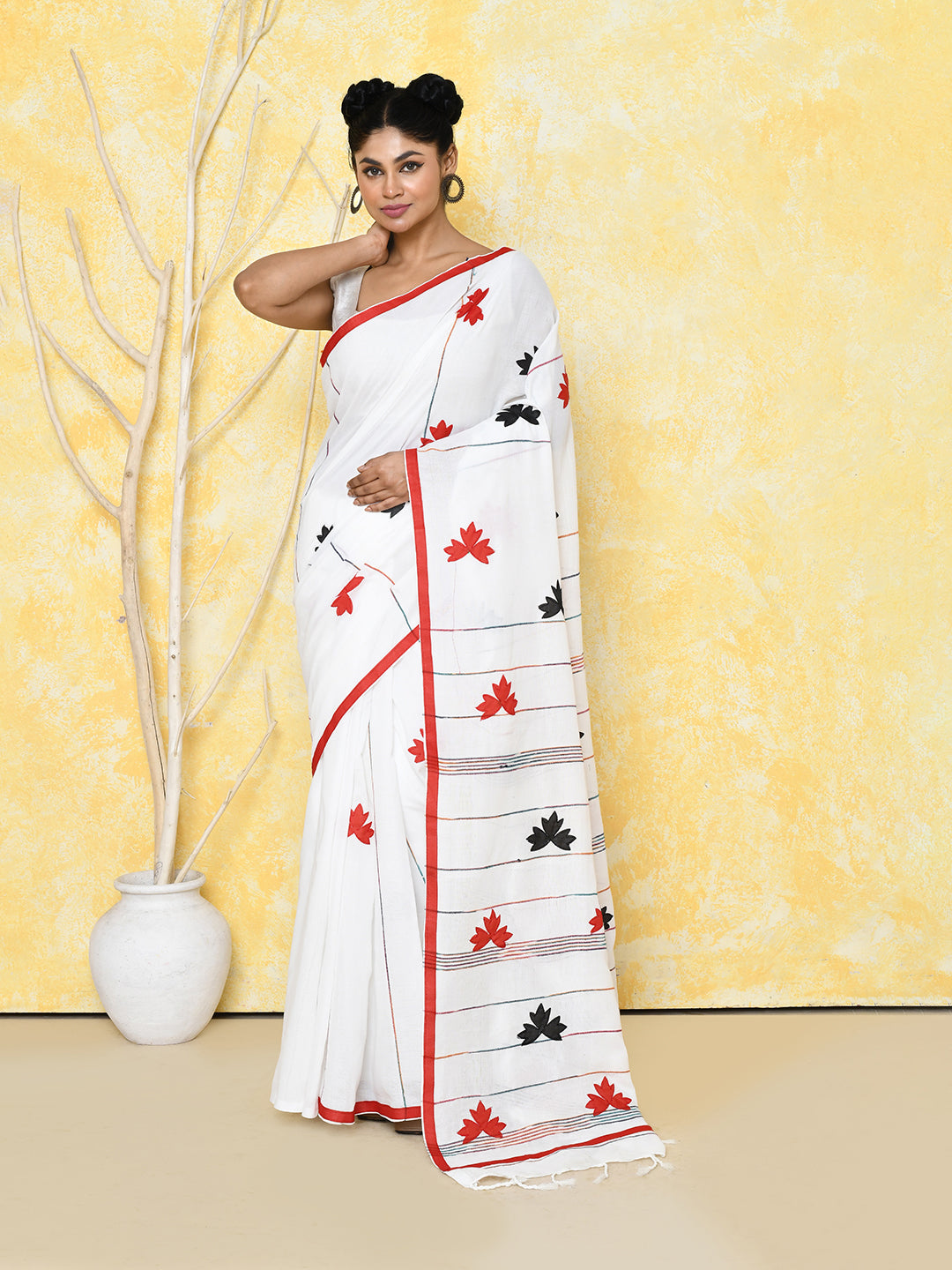 Piyari Fashion Women's White Exclusive Applique Saree With Blouse Piece | Grocsy