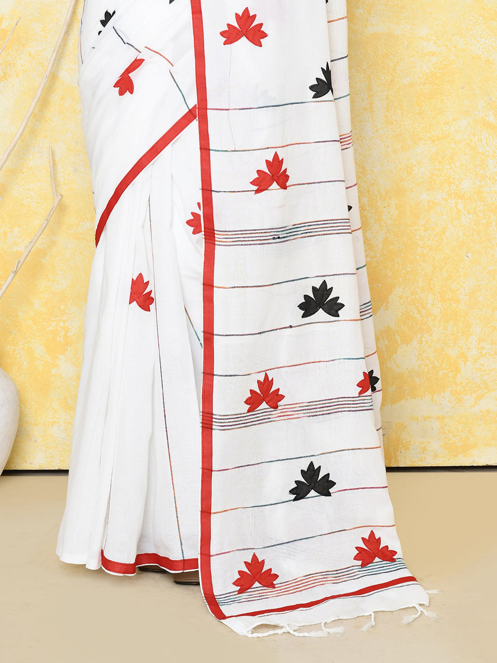 Piyari Fashion Women's White Exclusive Applique Saree With Blouse Piece | Grocsy