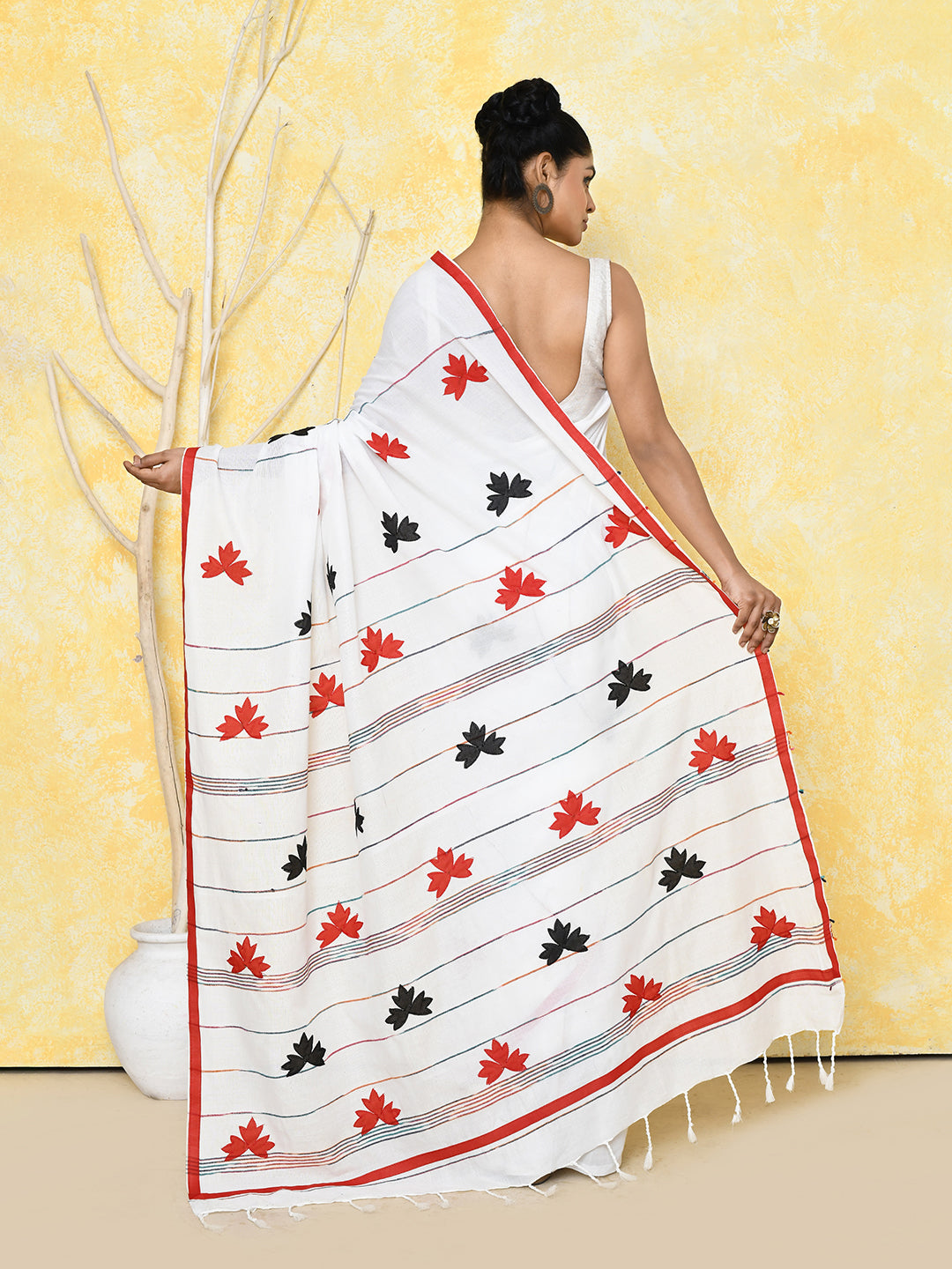 Piyari Fashion Women's White Exclusive Applique Saree With Blouse Piece | Grocsy