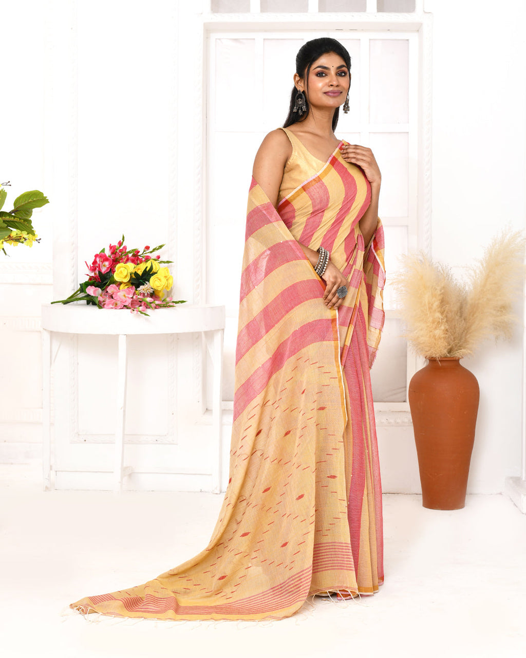 Piyari Fashion Women's Red Tangerine Cotton Handloom Jamdani Saree With Blouse | Grocsy