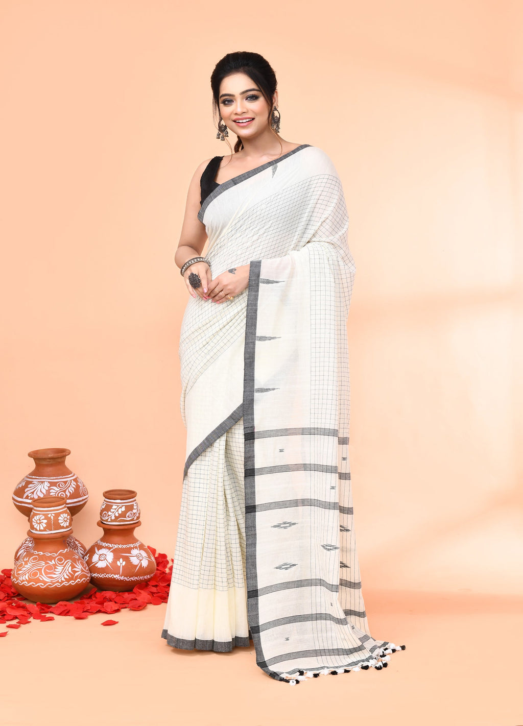 Piyari Fashion Women`s Off White Mul Cotton Handloom Jamdani Saree With Blouse | Grocsy