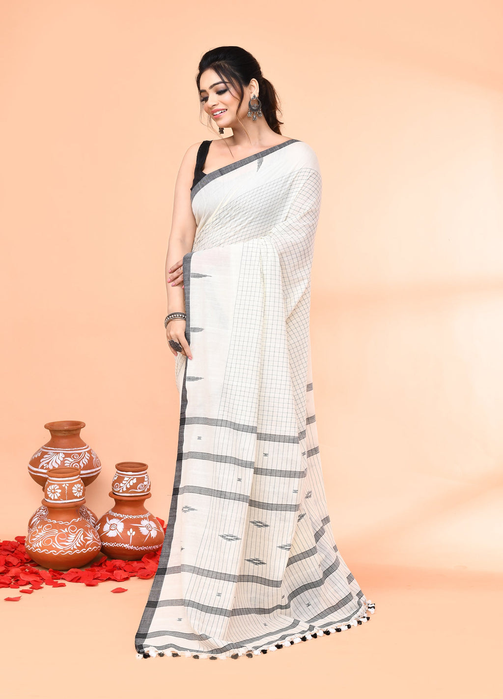 Piyari Fashion Women`s Off White Mul Cotton Handloom Jamdani Saree With Blouse | Grocsy