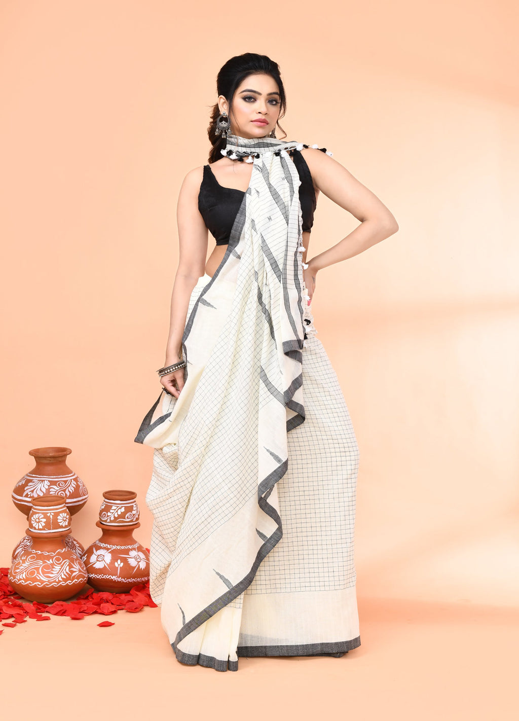 Piyari Fashion Women`s Off White Mul Cotton Handloom Jamdani Saree With Blouse | Grocsy
