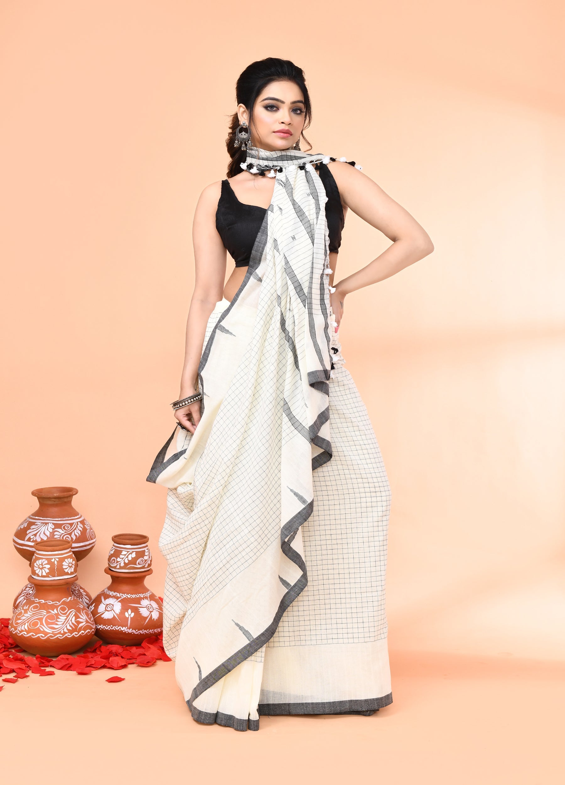 Piyari Fashion Women`s Off White Mul Cotton Handloom Jamdani Saree With Blouse | Grocsy