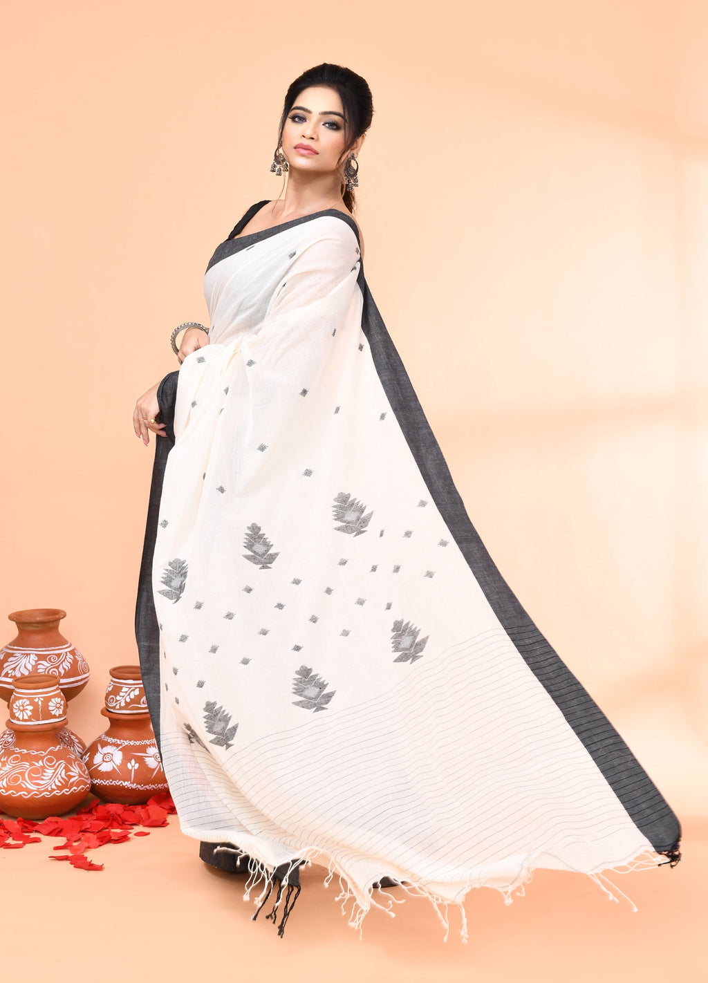 Piyari Fashion Women`s Off White Mul Cotton Handloom Jamdani Saree With Blouse | Grocsy