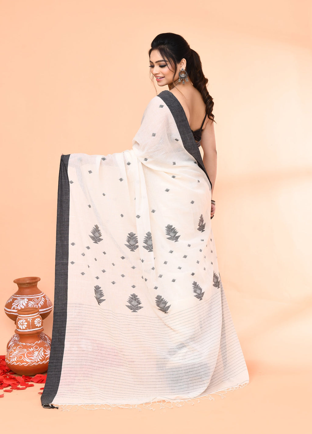 Piyari Fashion Women`s Off White Mul Cotton Handloom Jamdani Saree With Blouse | Grocsy