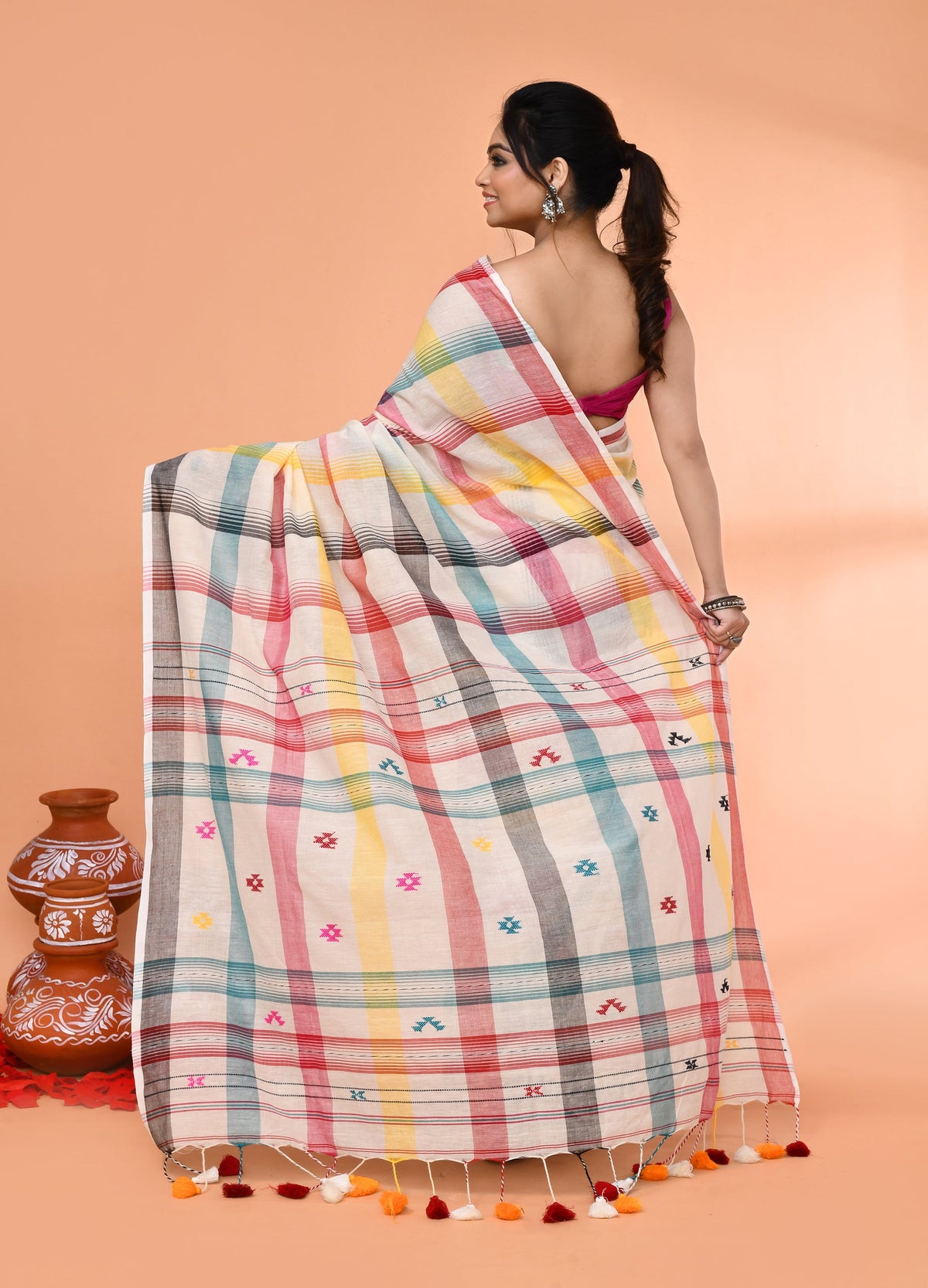 Piyari Fashion Women`s Off White Mul Cotton Handloom Jamdani Saree With Blouse | Grocsy