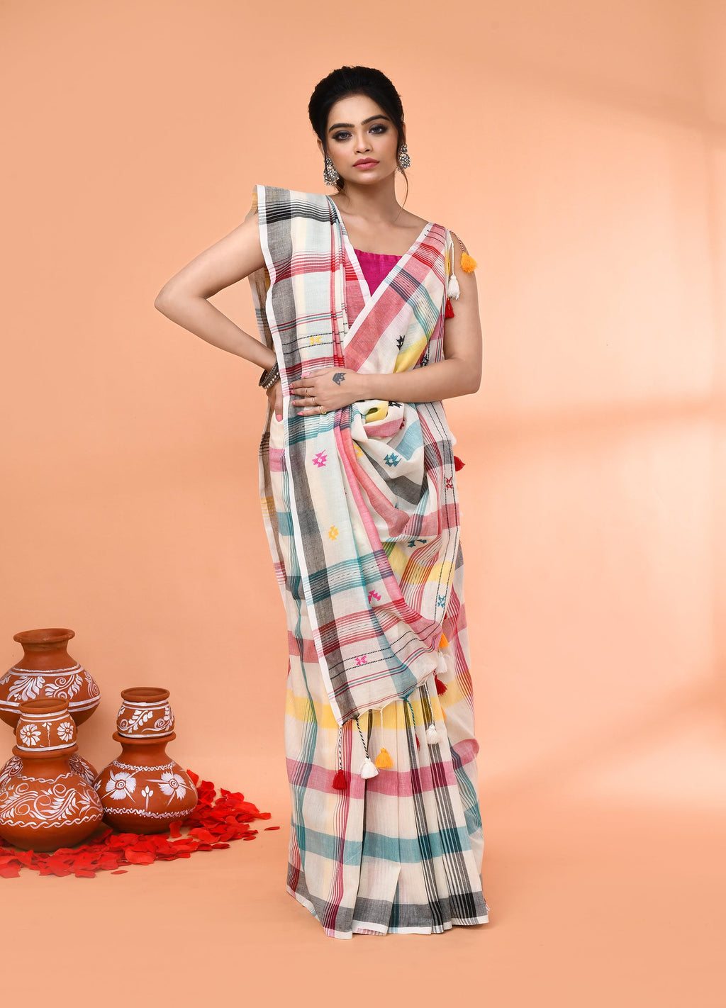 Piyari Fashion Women`s Off White Mul Cotton Handloom Jamdani Saree With Blouse | Grocsy