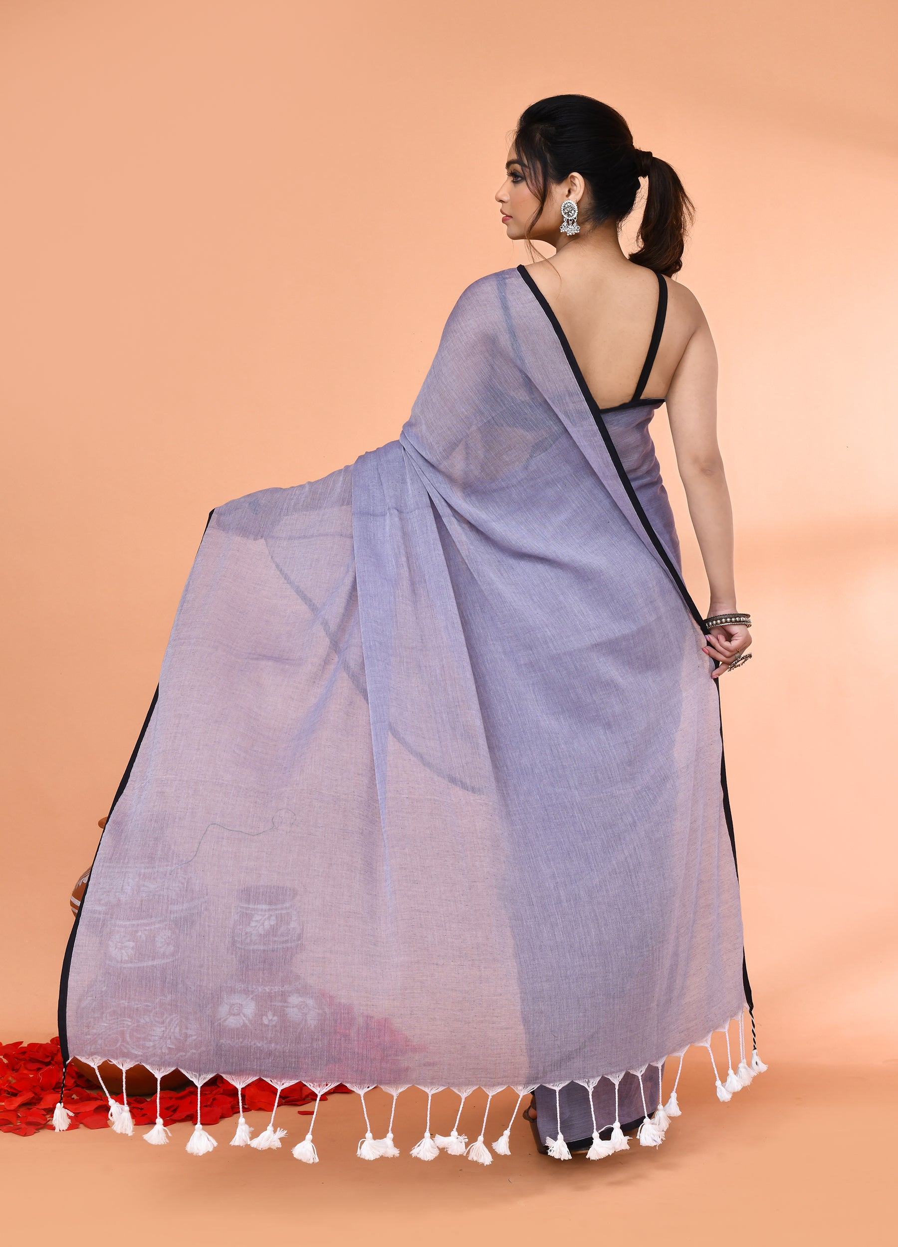 Piyari Fashion Grey Mulmul Cotton Saree With Tassels | Grocsy