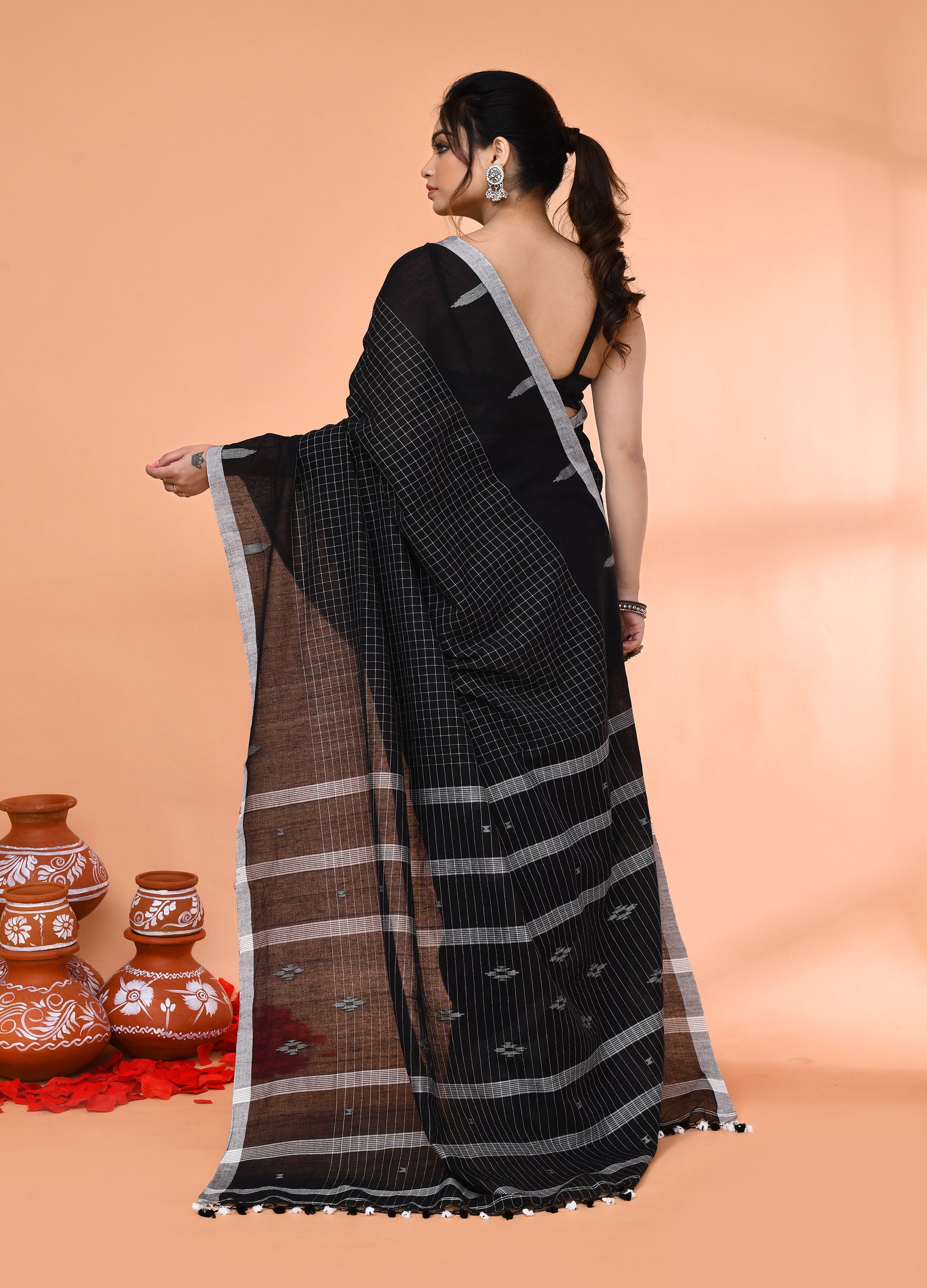 Piyari Fashion Women`s Black Mul Cotton Handloom Jamdani Saree With Blouse | Grocsy