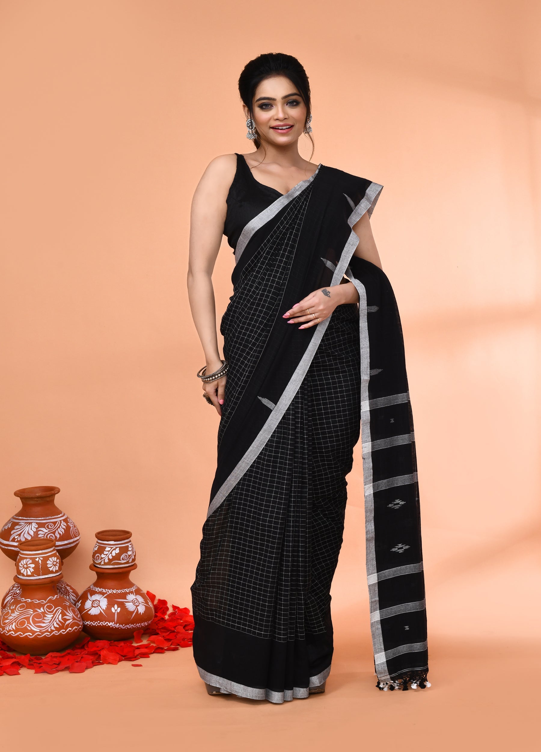 Piyari Fashion Women`s Black Mul Cotton Handloom Jamdani Saree With Blouse | Grocsy