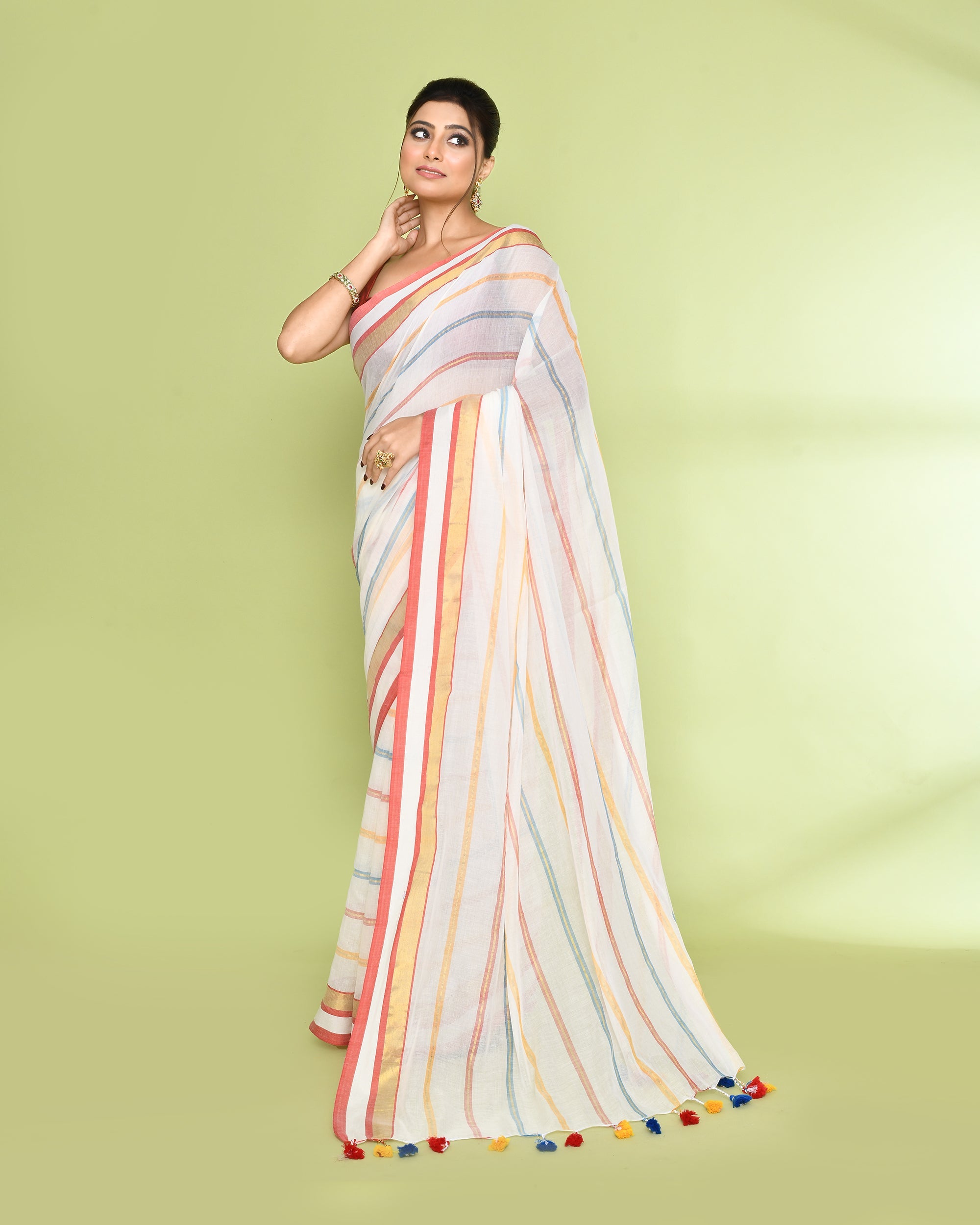 Piyari Fashion Women's White Embellished Checked Cotton Saree | Grocsy