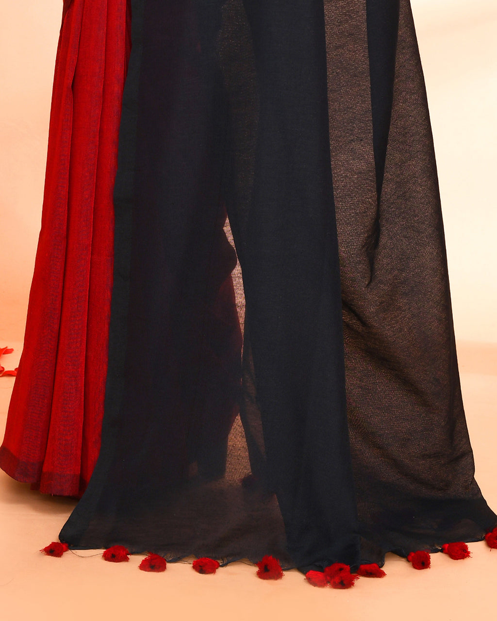 Piyari Fashion Handspun Cotton Red Handloom Saree With Blouse | Grocsy