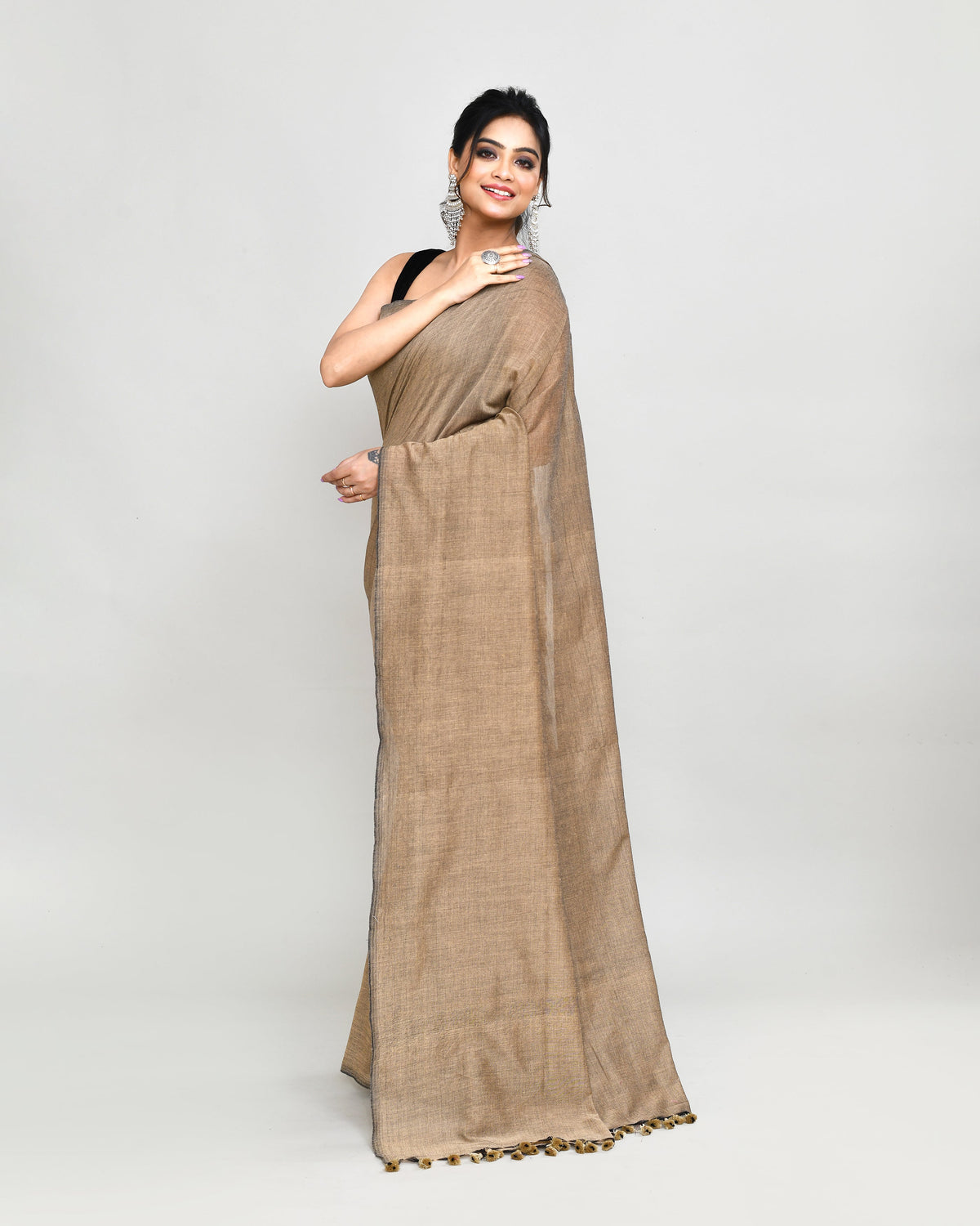 Piyari Fashion Handspun Cotton Beige Handloom Saree With Blouse | Grocsy