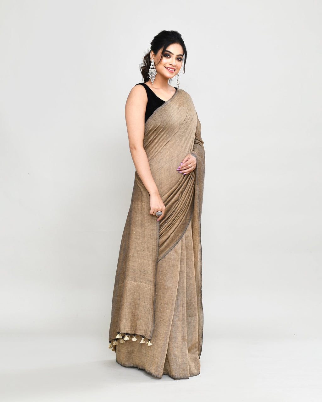 Piyari Fashion Handspun Cotton Beige Handloom Saree With Blouse | Grocsy