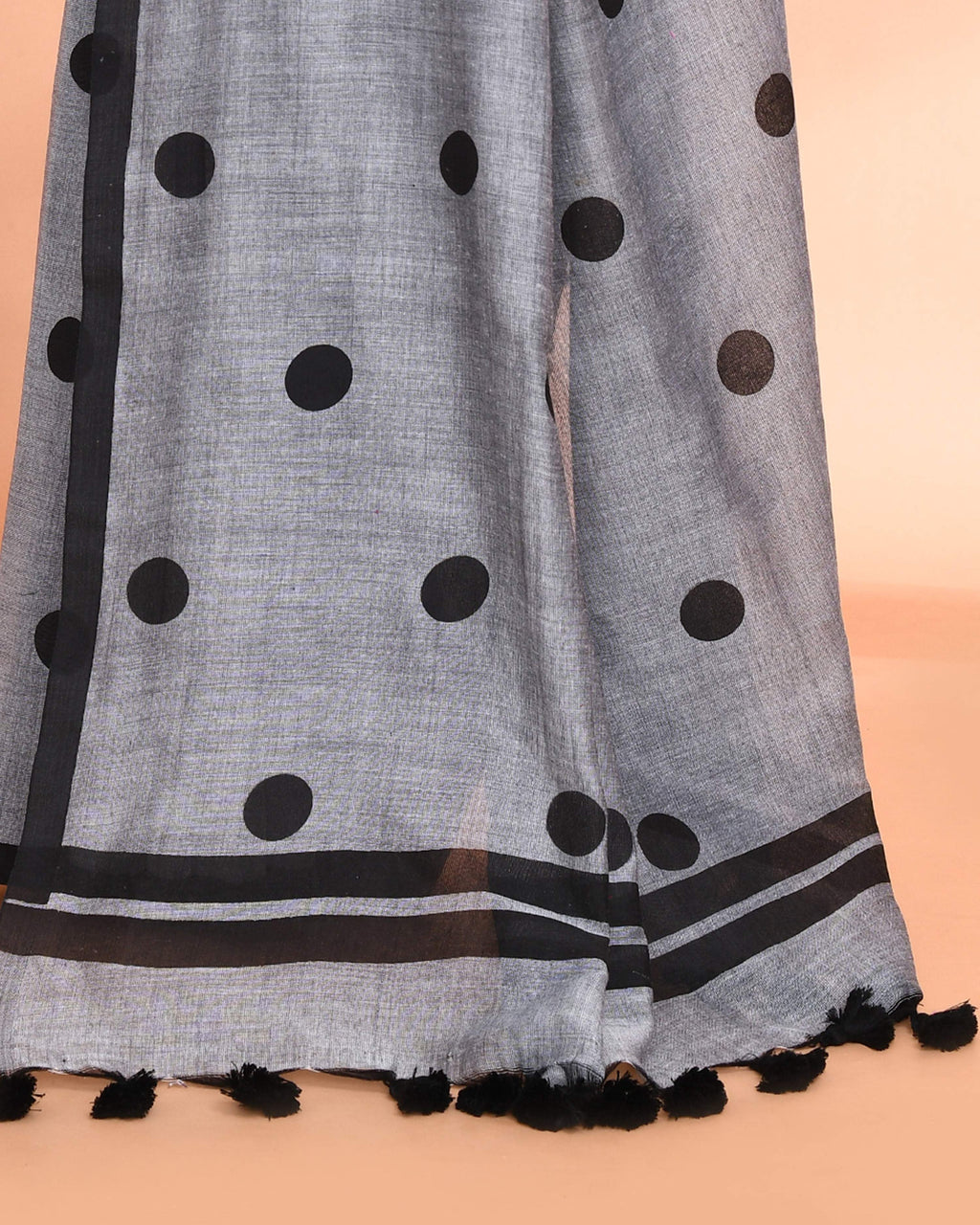 Piyari Fashion Handspun Printed Cotton Silver Grey Handloom Saree With Blouse | Grocsy
