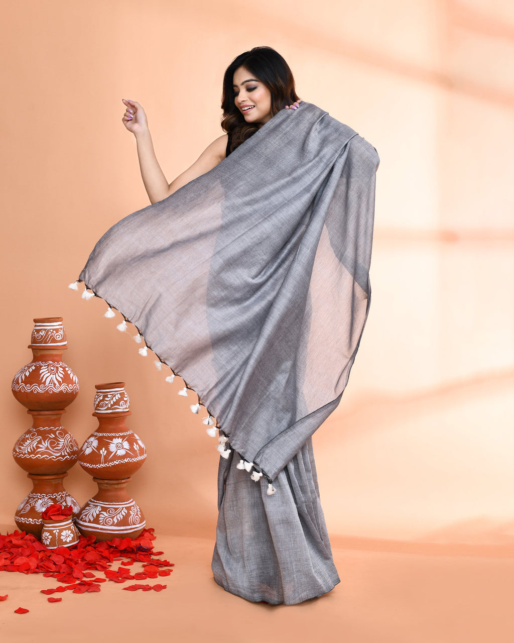 Piyari Fashion Handspun Cotton Silver Grey Handloom Saree With Blouse | Grocsy