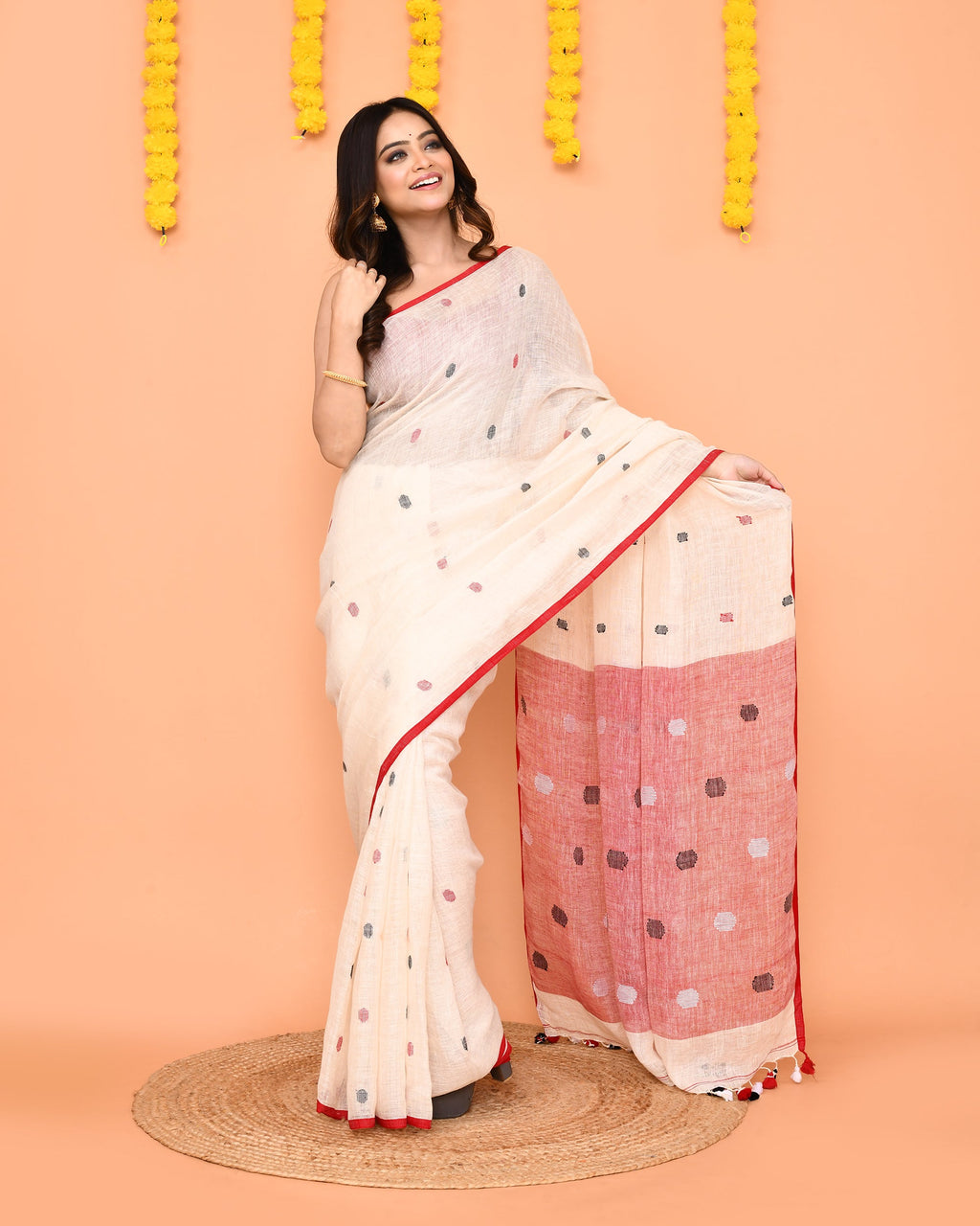 Piyari Fashion Women's Off White Linen Ball Jamdani Saree With Tassels | Grocsy