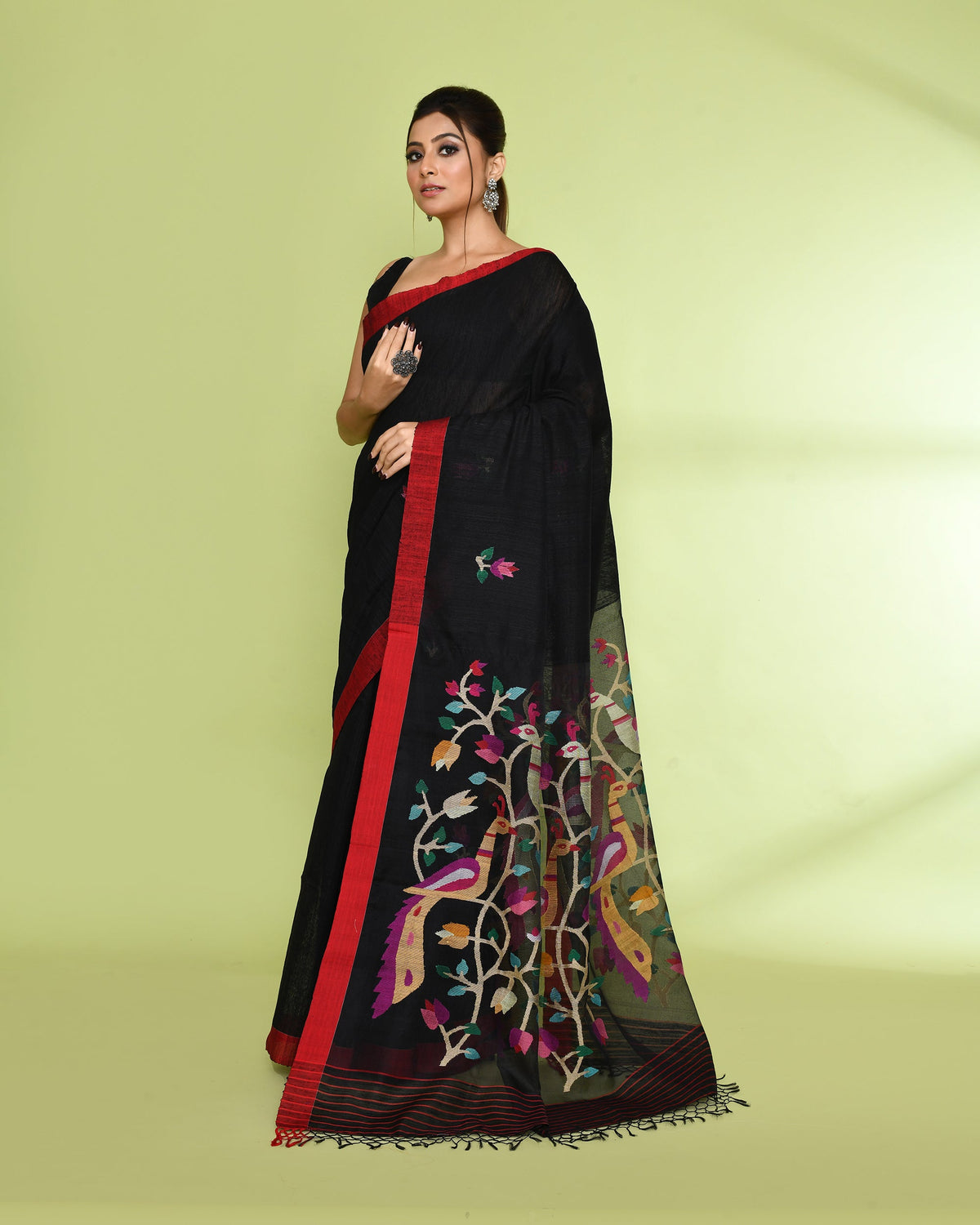 Piyari Fashion Women's Black Embellished Matka Silk Jamdani Saree | Grocsy