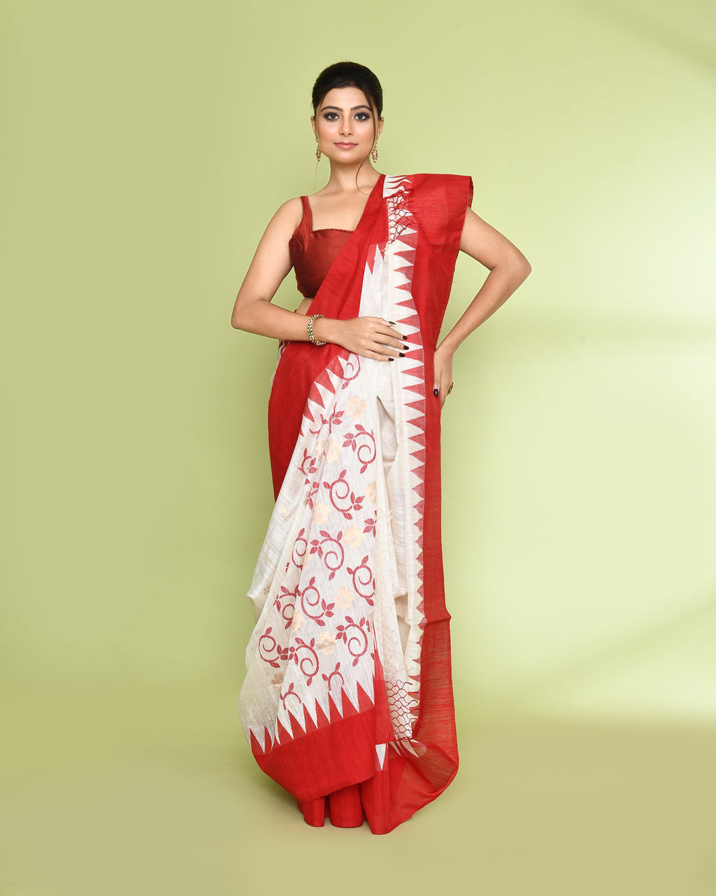 Piyari Fashion Women's Off White Embellished Matka Silk Jamdani Saree | Grocsy