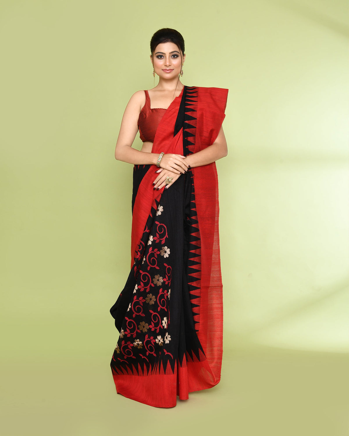 Piyari Fashion Women's Black Embellished Matka Silk Jamdani Saree | Grocsy