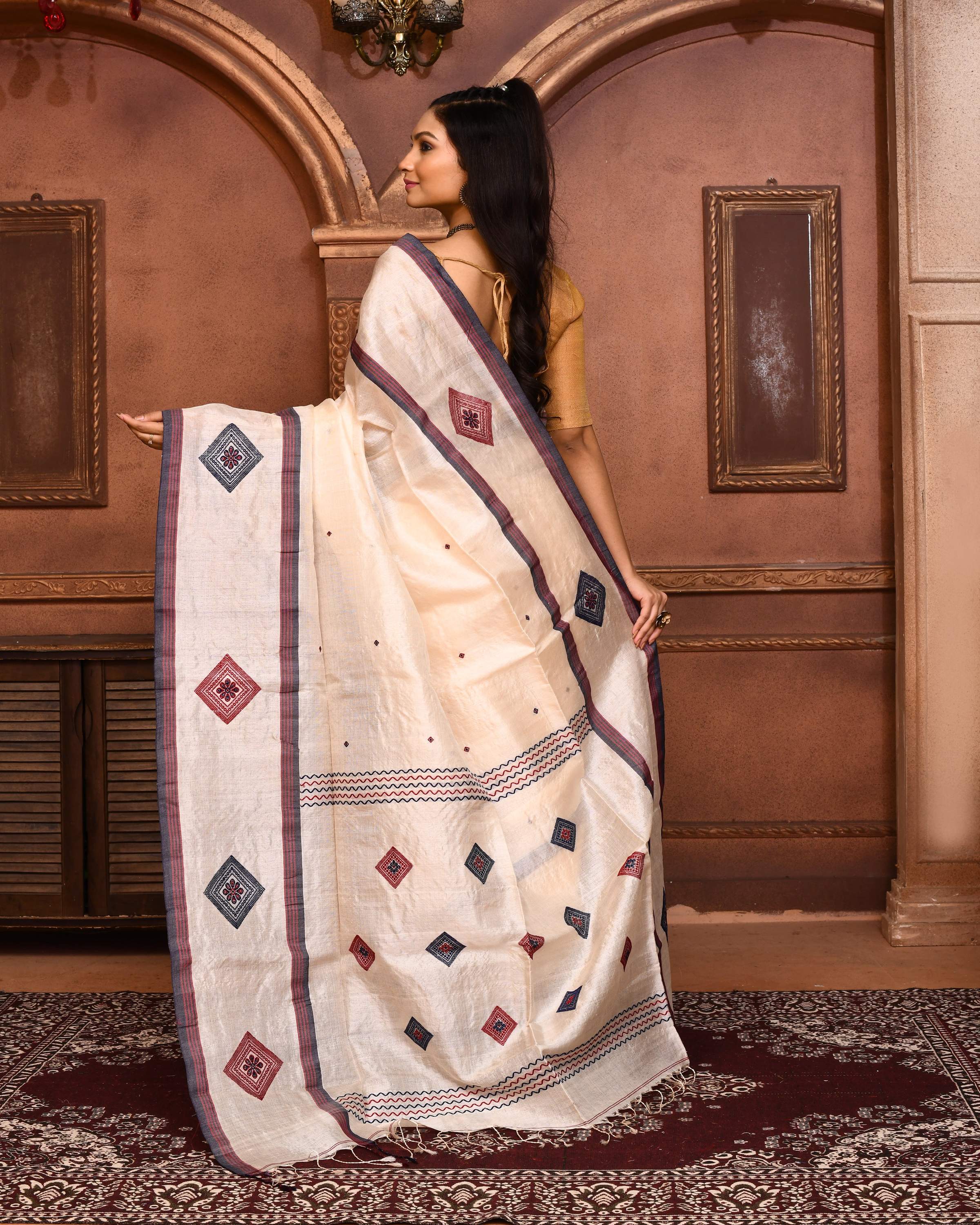 Piyari Fashion Off White Tussar Silk Jamdani Saree With Blouse Piece | Grocsy