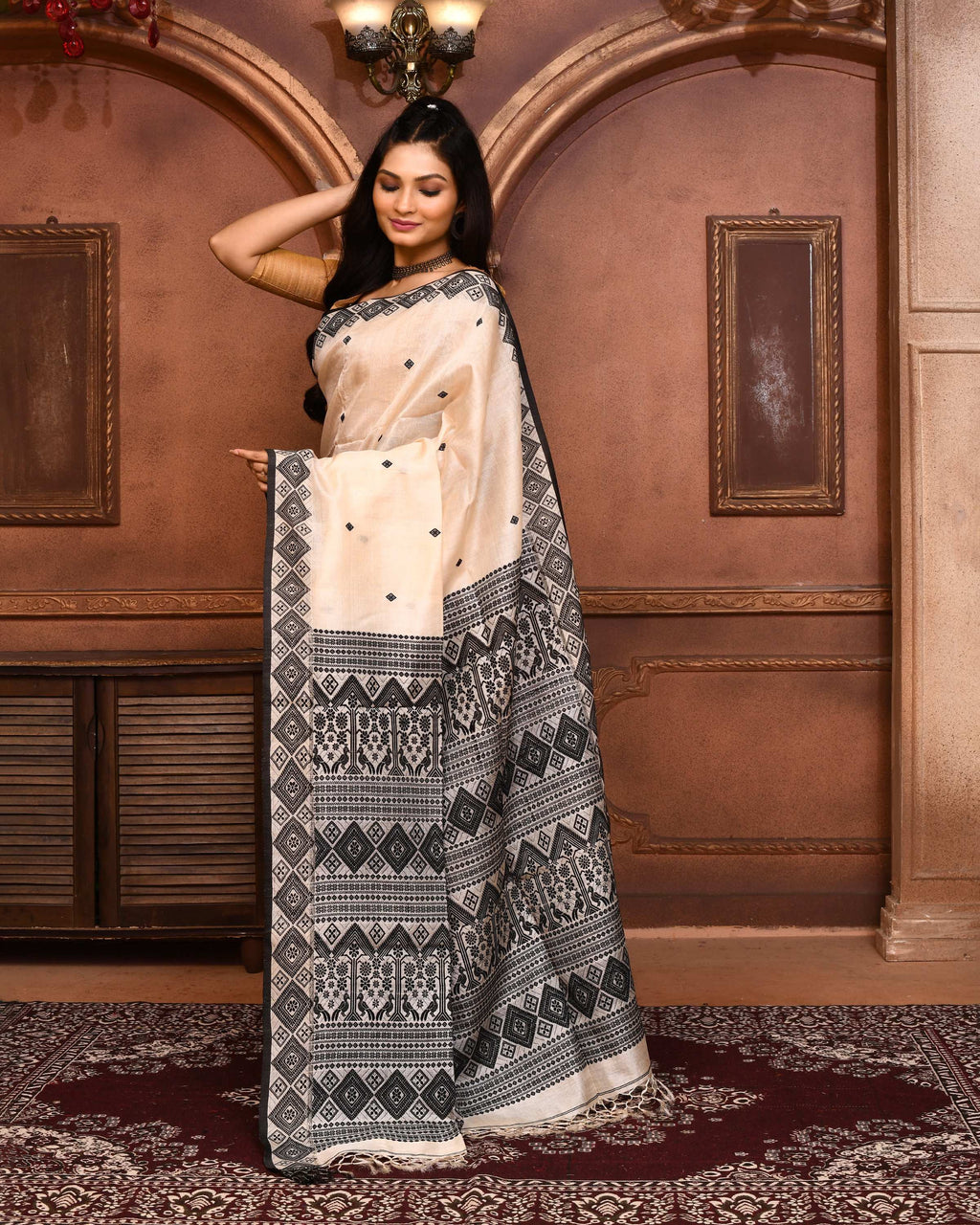 Piyari Fashion Off White Tussar Silk Jamdani Saree With Blouse Piece | Grocsy
