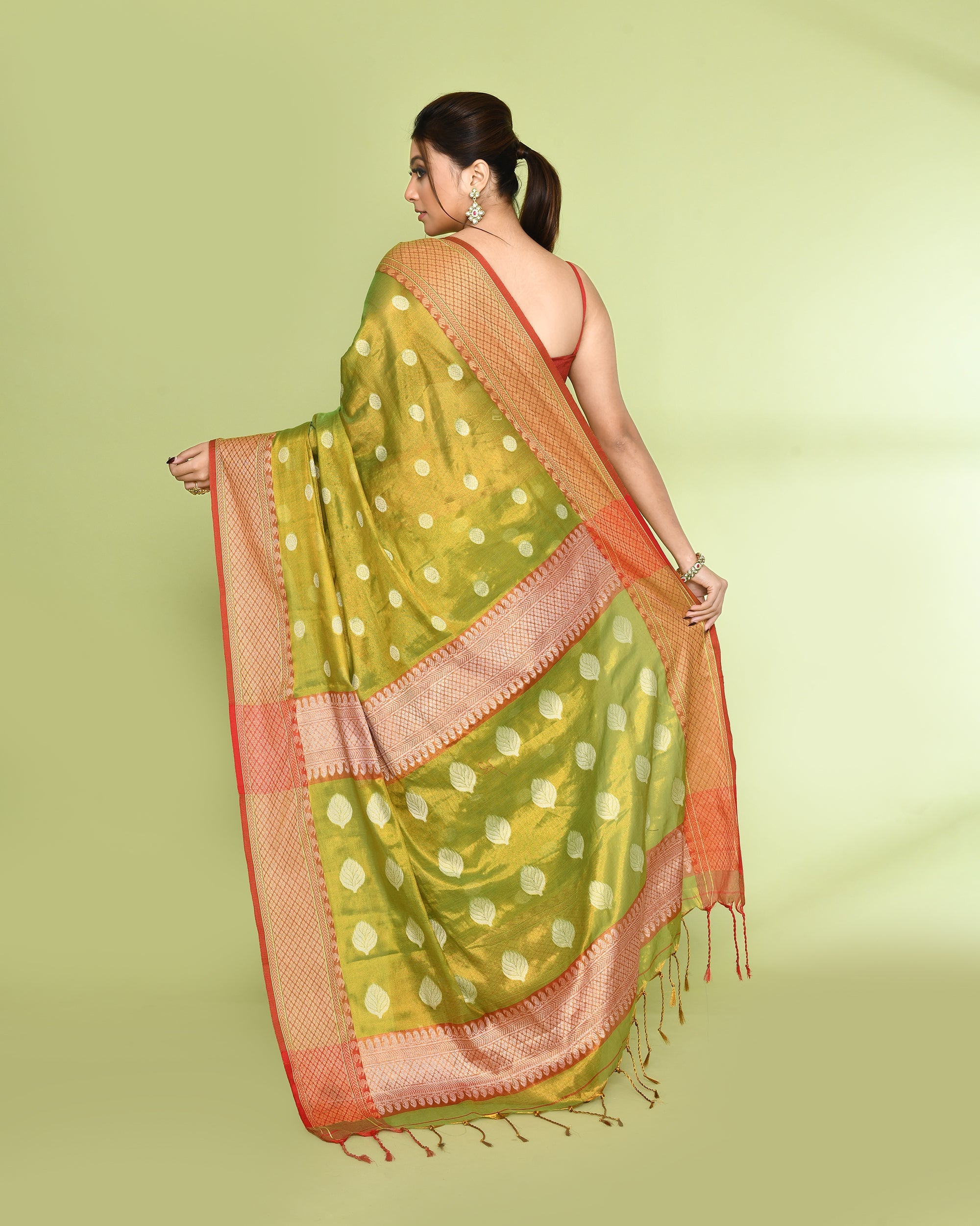 Piyari Fashion Women's Parrot Green Zari Cotton Tissue Jamdani Saree | Grocsy