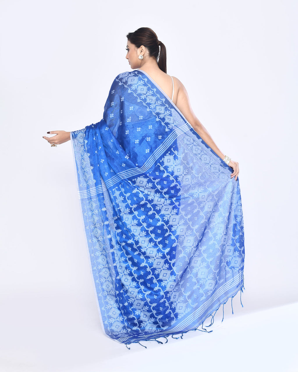 Piyari Fashion Women's Blue Zari Cotton Tissue Jamdani Saree | Grocsy