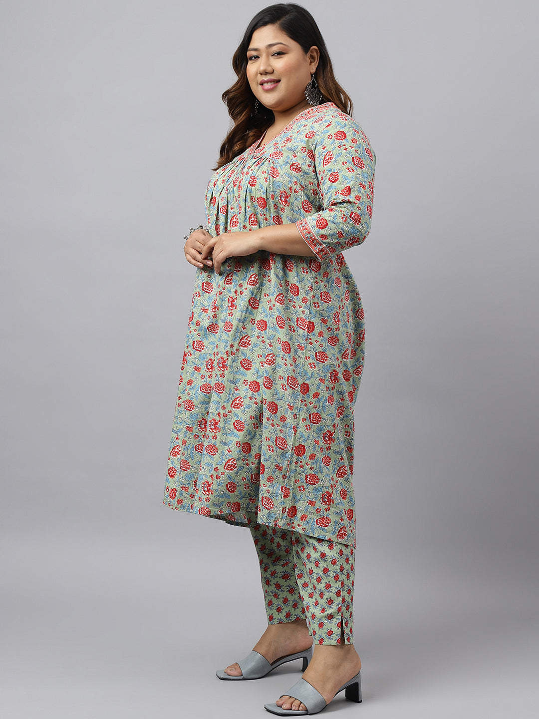 Janasya Women's Green Cotton Empire Casual Kurta Set | Grocsy