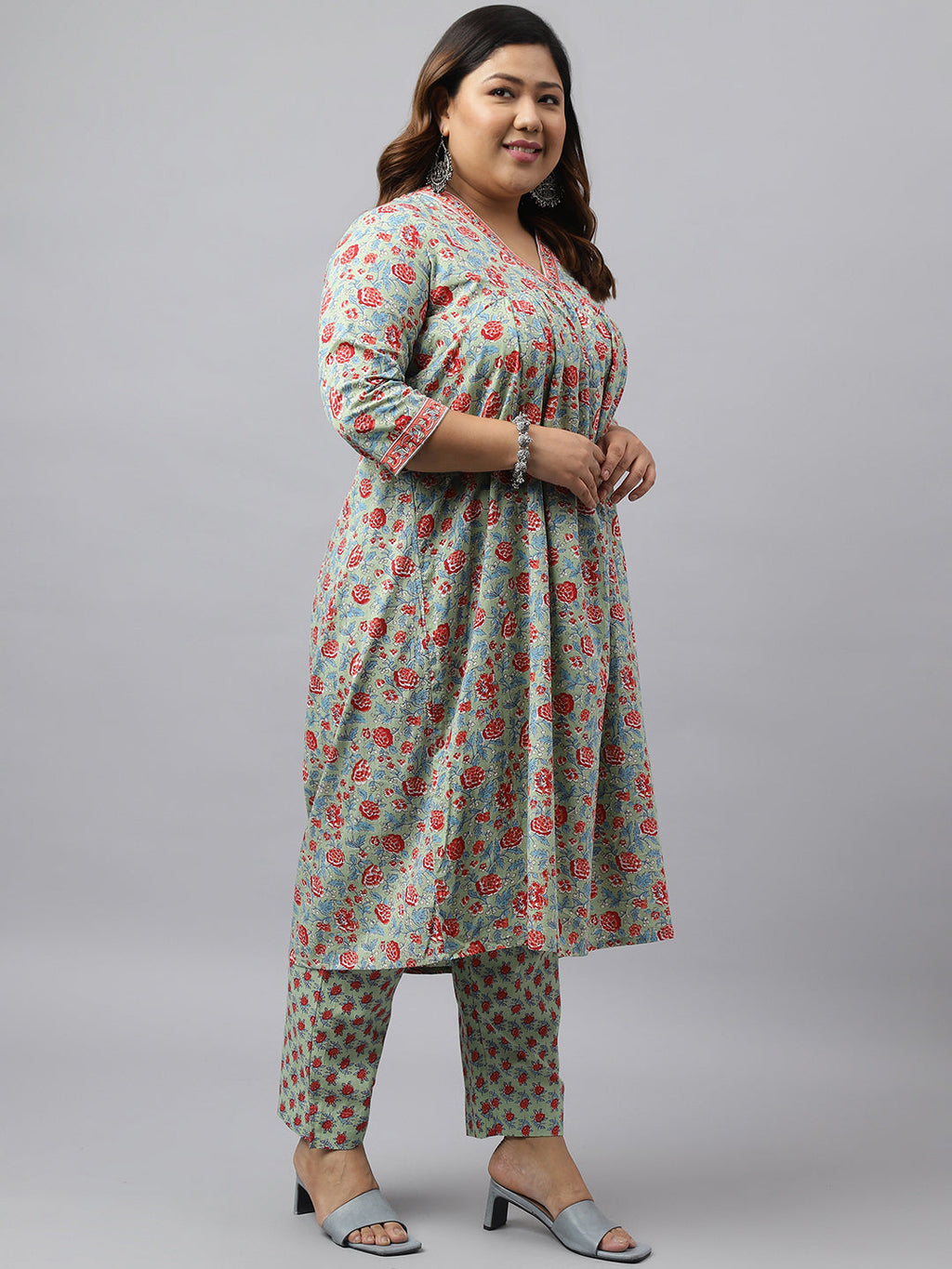 Janasya Women's Green Cotton Empire Casual Kurta Set | Grocsy