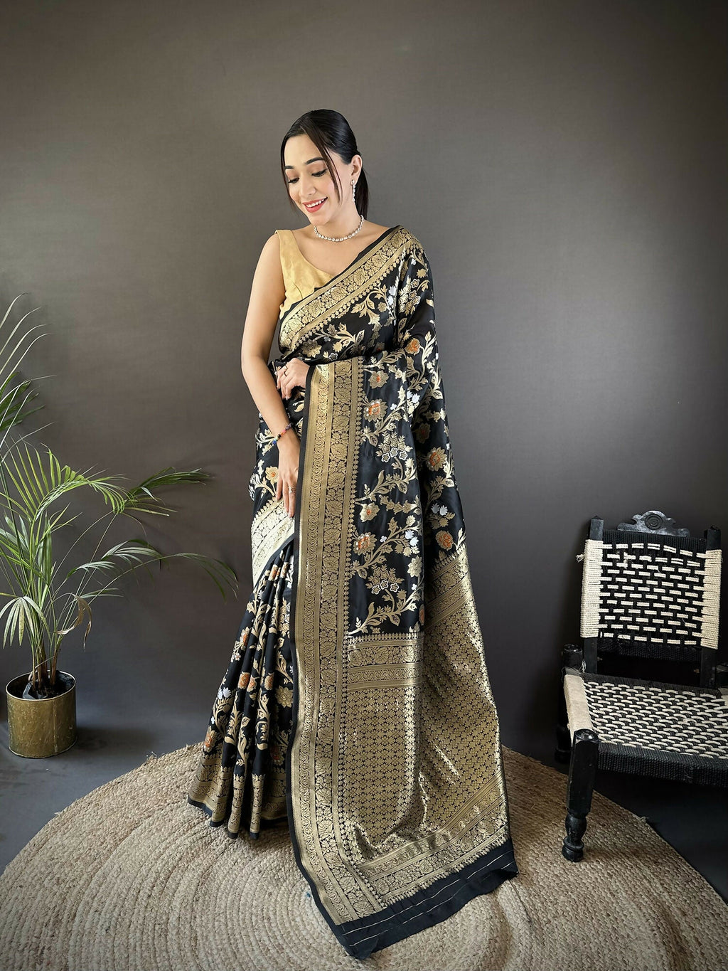 Joban Fashion Black Floral & Ethnic Motifs Design Soft Silk Meenakari Banarasi Saree | Grocsy