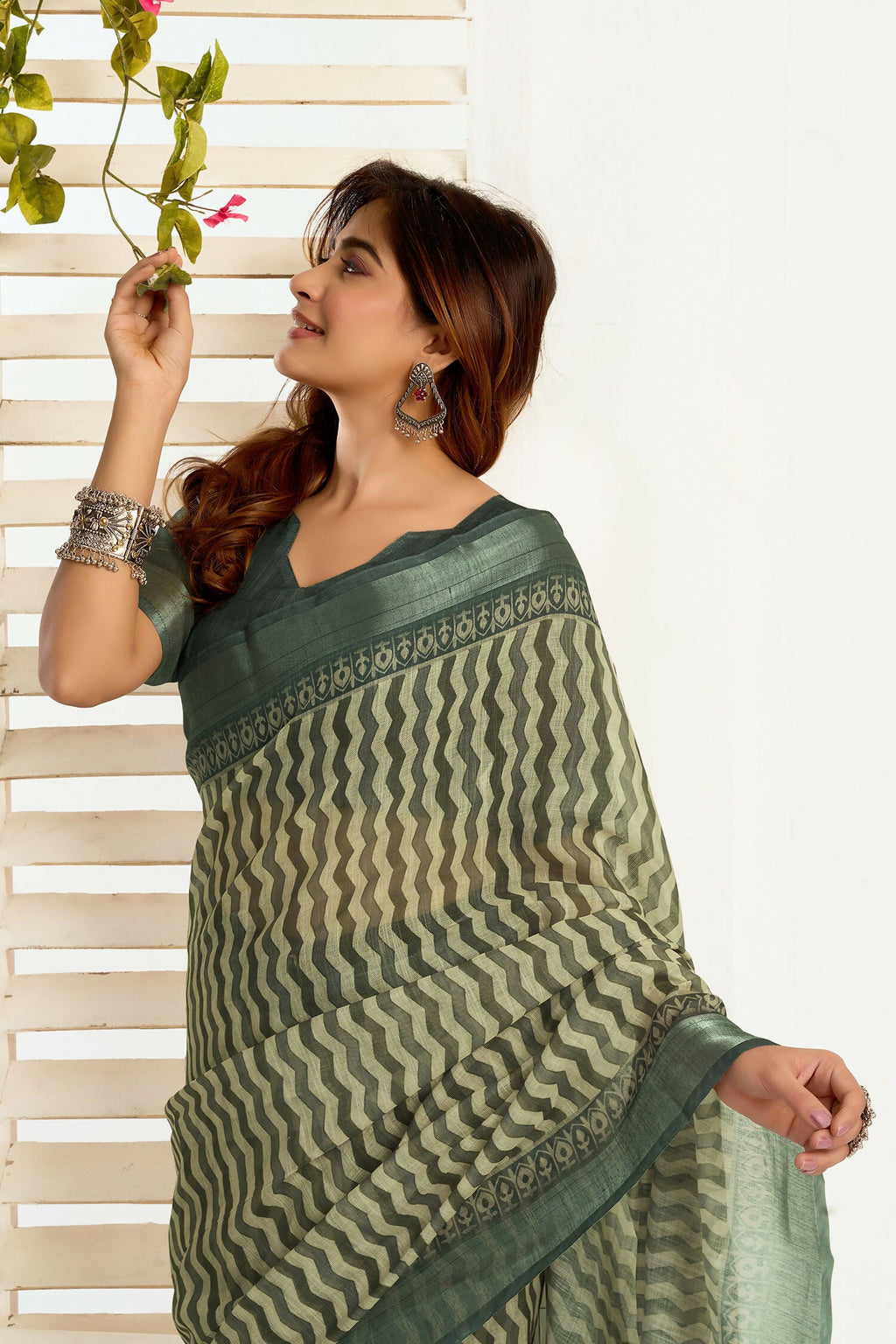 Joban Fashion Cream Zig Zag & Chevron Linen Ready To Wear Saree With Unstitched Blouse | Grocsy