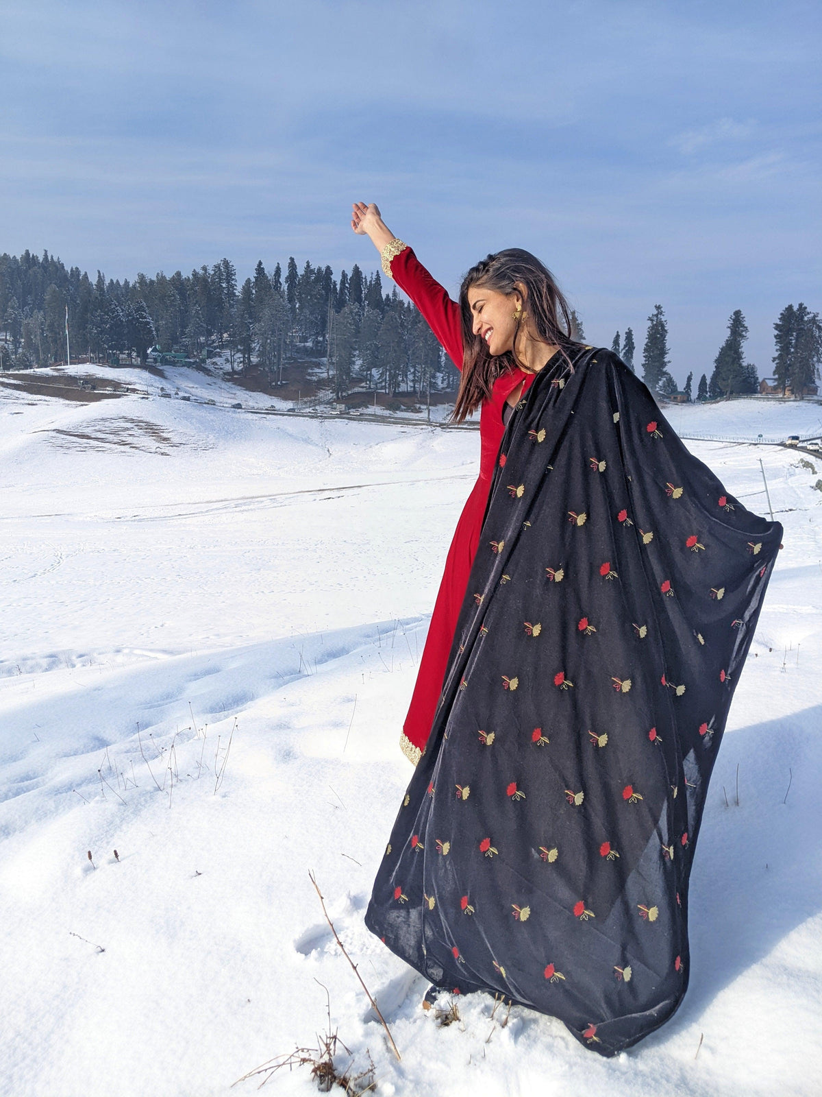 trueBrowns Black Velvet Silk Embroidered Lace Ready Pleated Saree | Grocsy