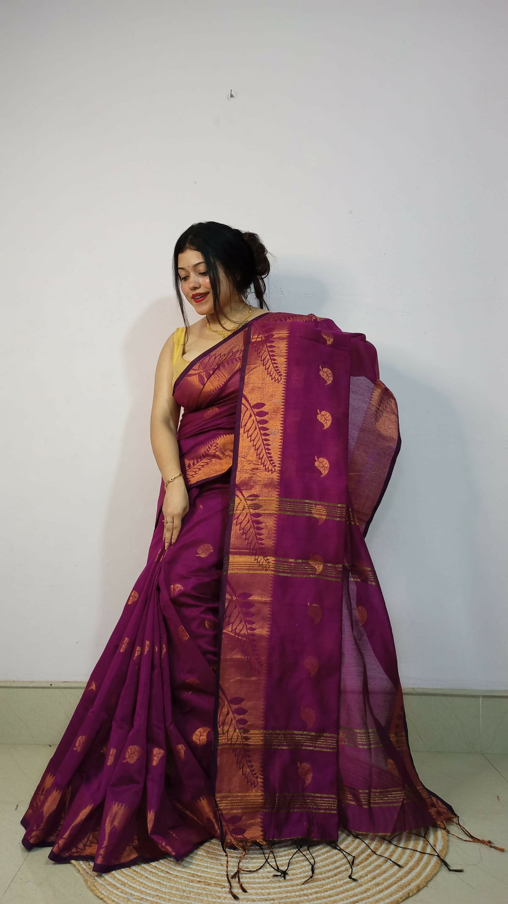 Exclusive Collection Beautiful Magenta Cotton Silk Woven Handloom Saree With Running Blouse Piece | Grocsy