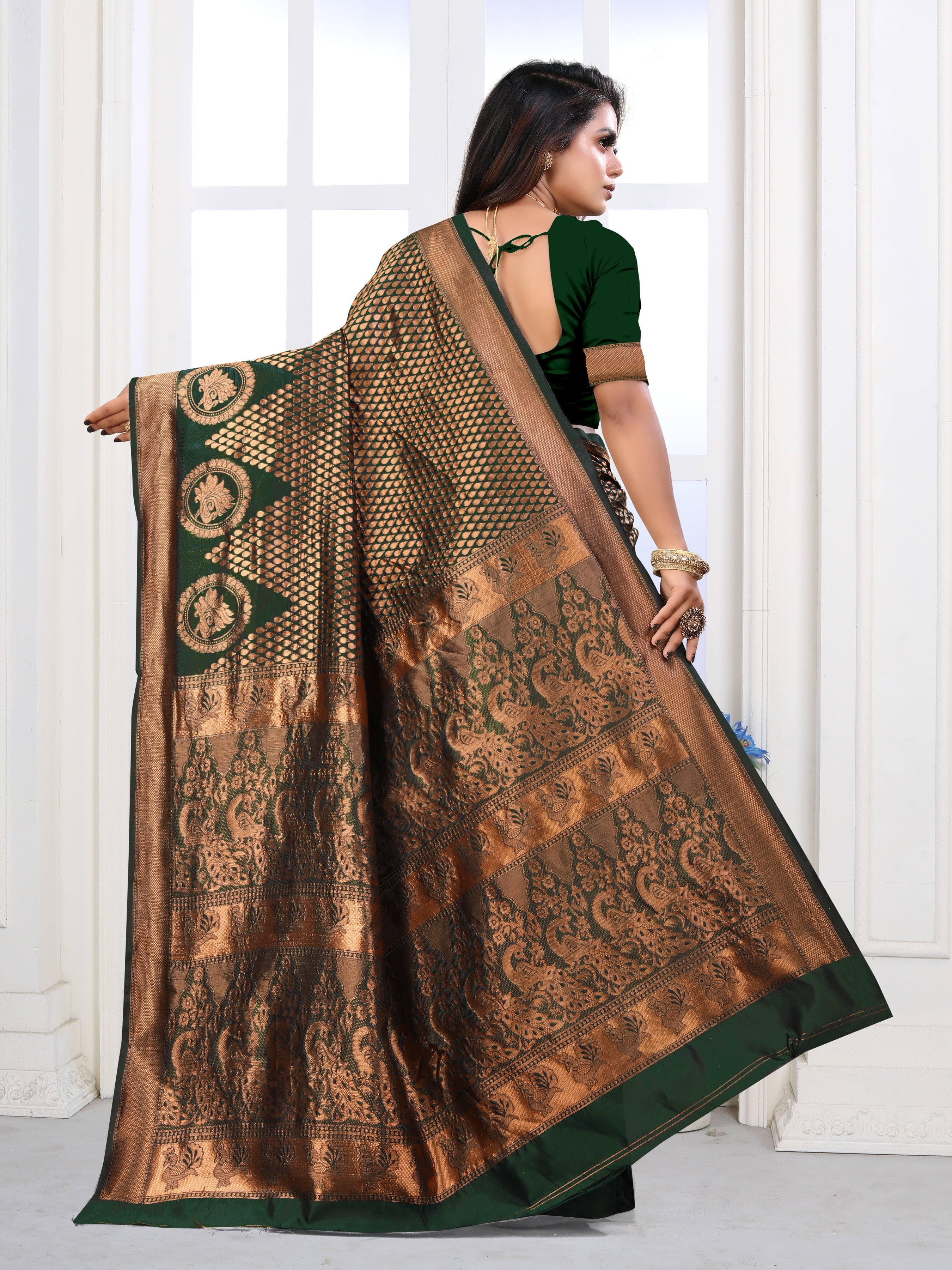 Vedant Vastram Litchi Silk Designer Banarasi Saree - Green | Grocsy