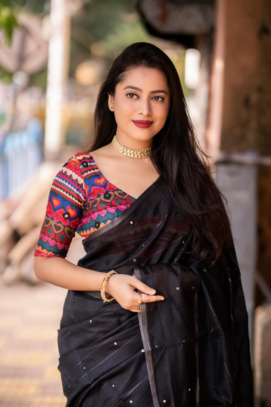 Black Pure Linen Ethnic Motifs Saree with Unstitched Blouse - A2M | Grocsy